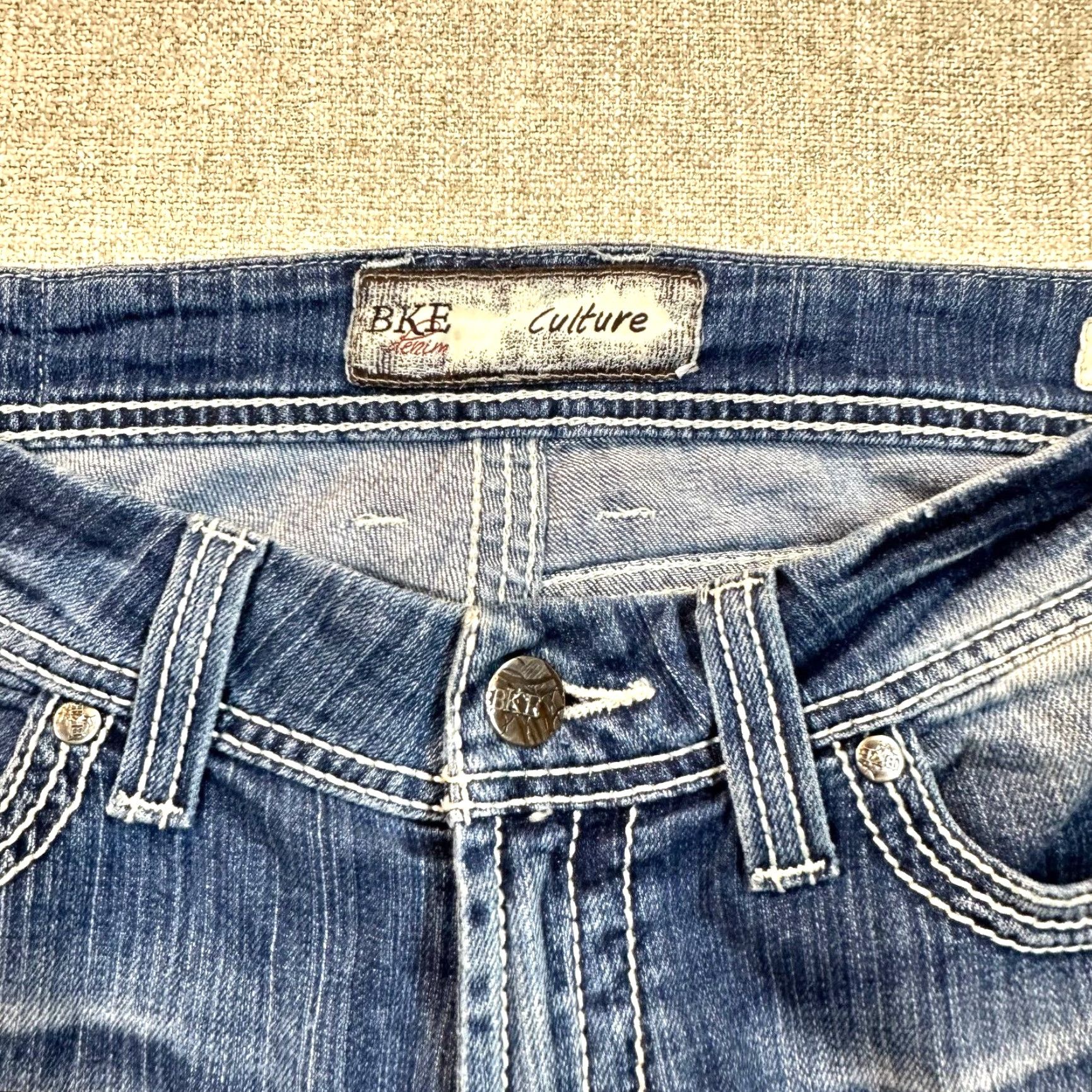 Vintage BKE Denim Culture Womens Size 30 Cropped 24" Capri Blue Medium Wash Fade Jeans Size 30" / US 8 / IT 44 - 3 Thumbnail