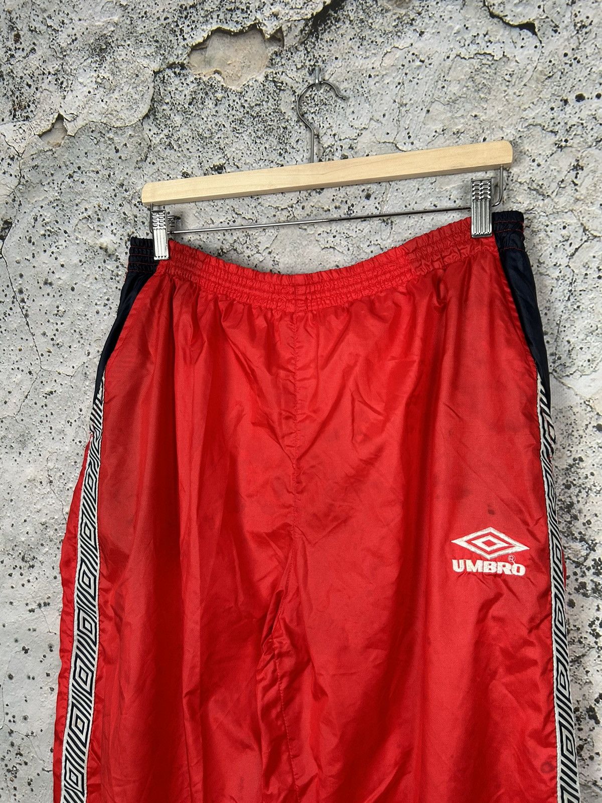 Umbro Vintage Umbro 90s Red Sweatpants Nylon Sportswear Football Size US 34 / EU 50 - 3 Thumbnail