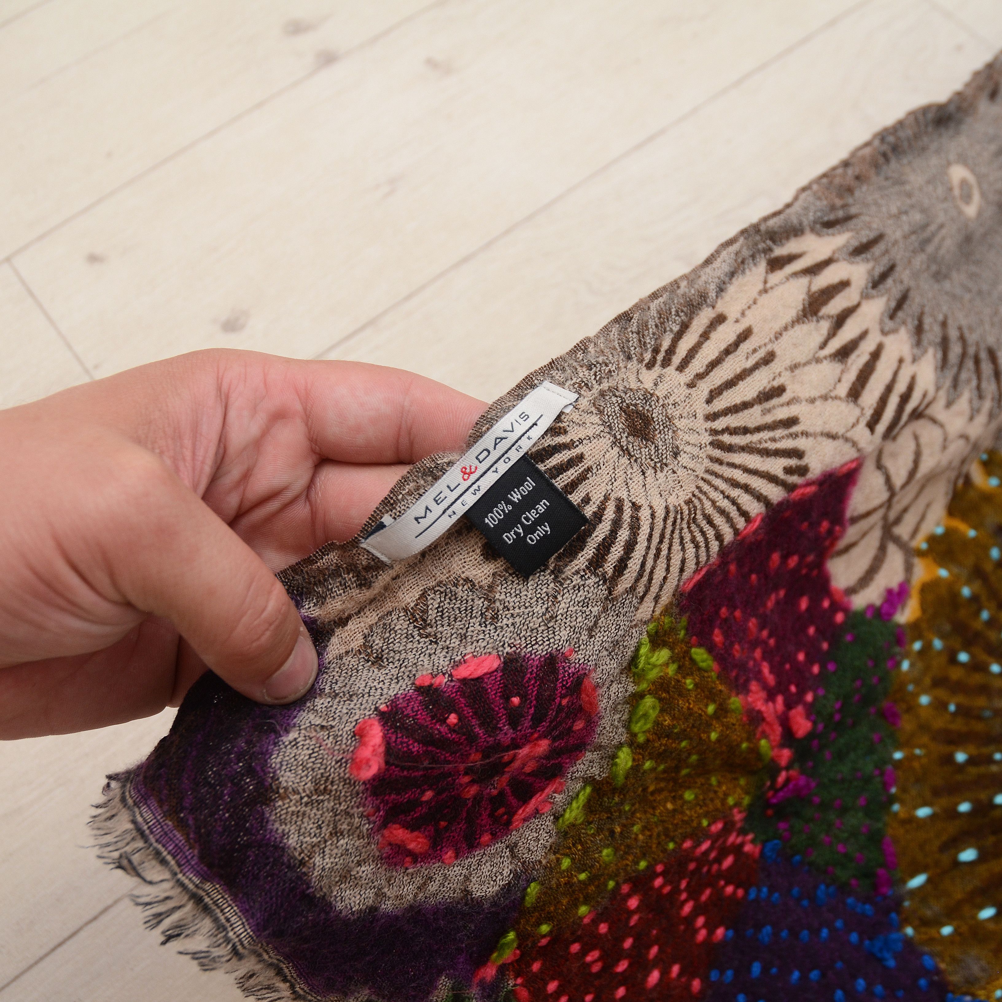 Other Mel & Davis New York 100% Wool Flower Scarf Shawl Big Size Size ONE SIZE - 10 Thumbnail