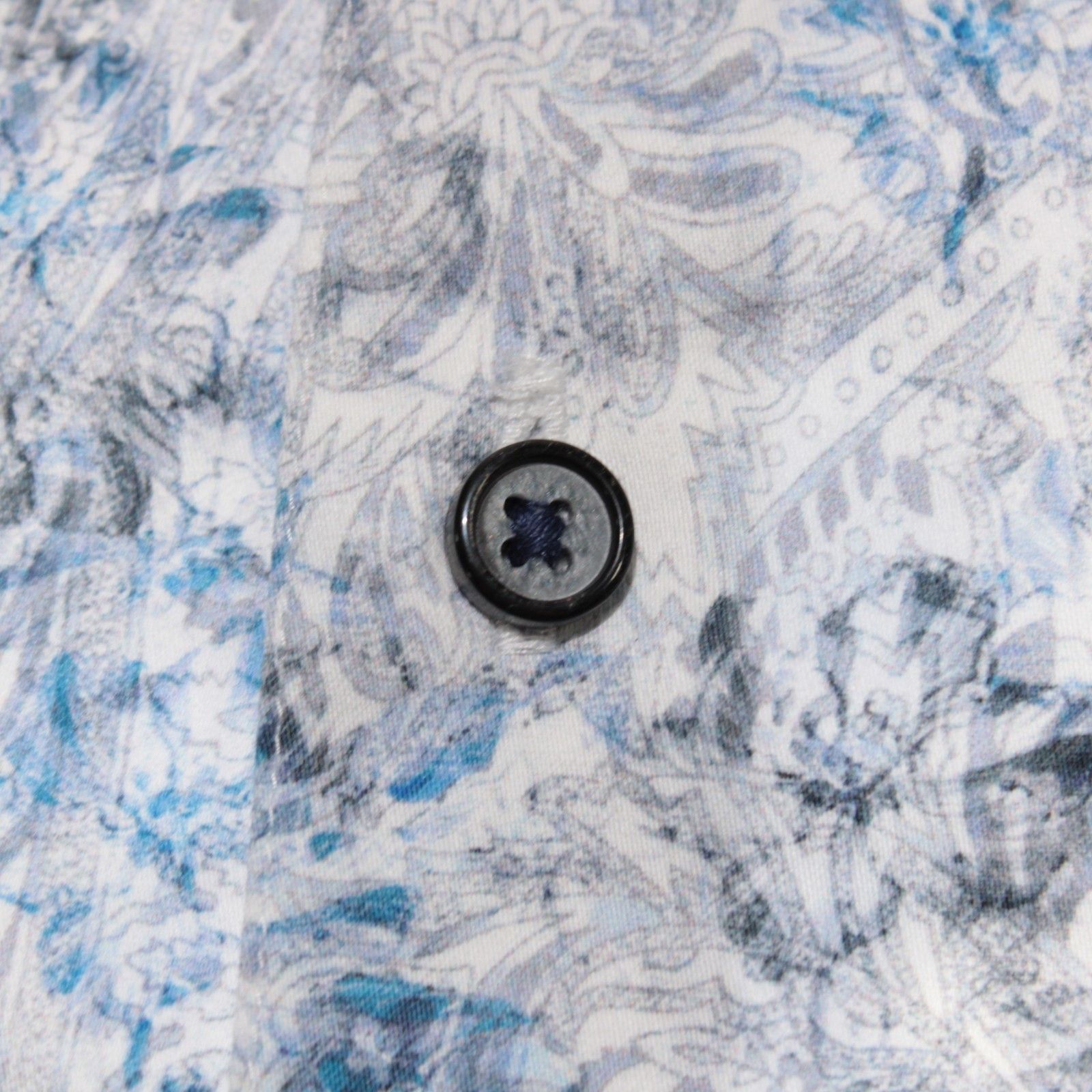 Robert Graham Robert Graham New with tags Shirt Size S US In Blue Size US S / EU 44-46 / 1 - 2 Thumbnail