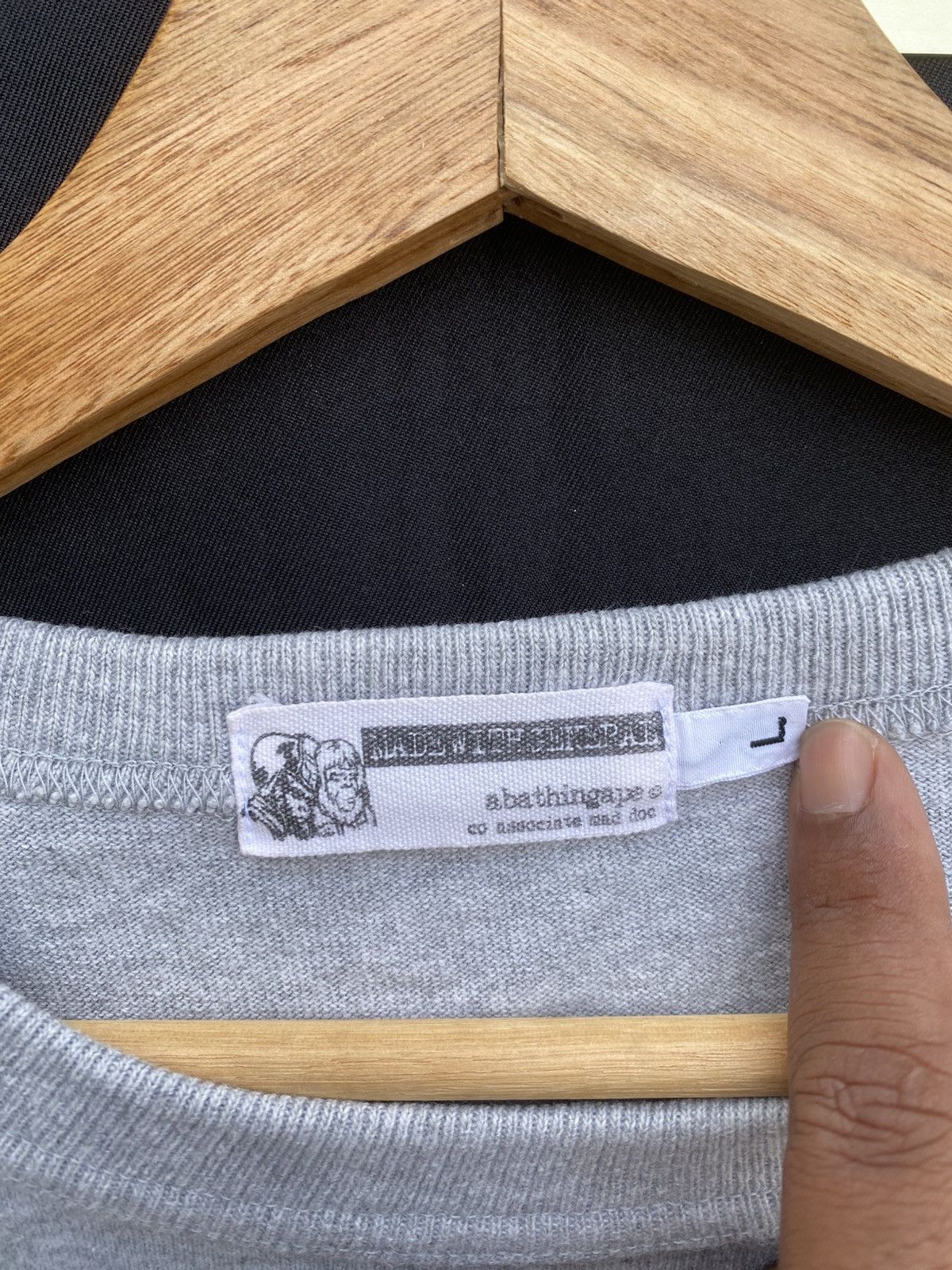 Bape Rare Vintage BAPESTA Single Pocket Tshirt Size US L / EU 52-54 / 3 - 10 Thumbnail