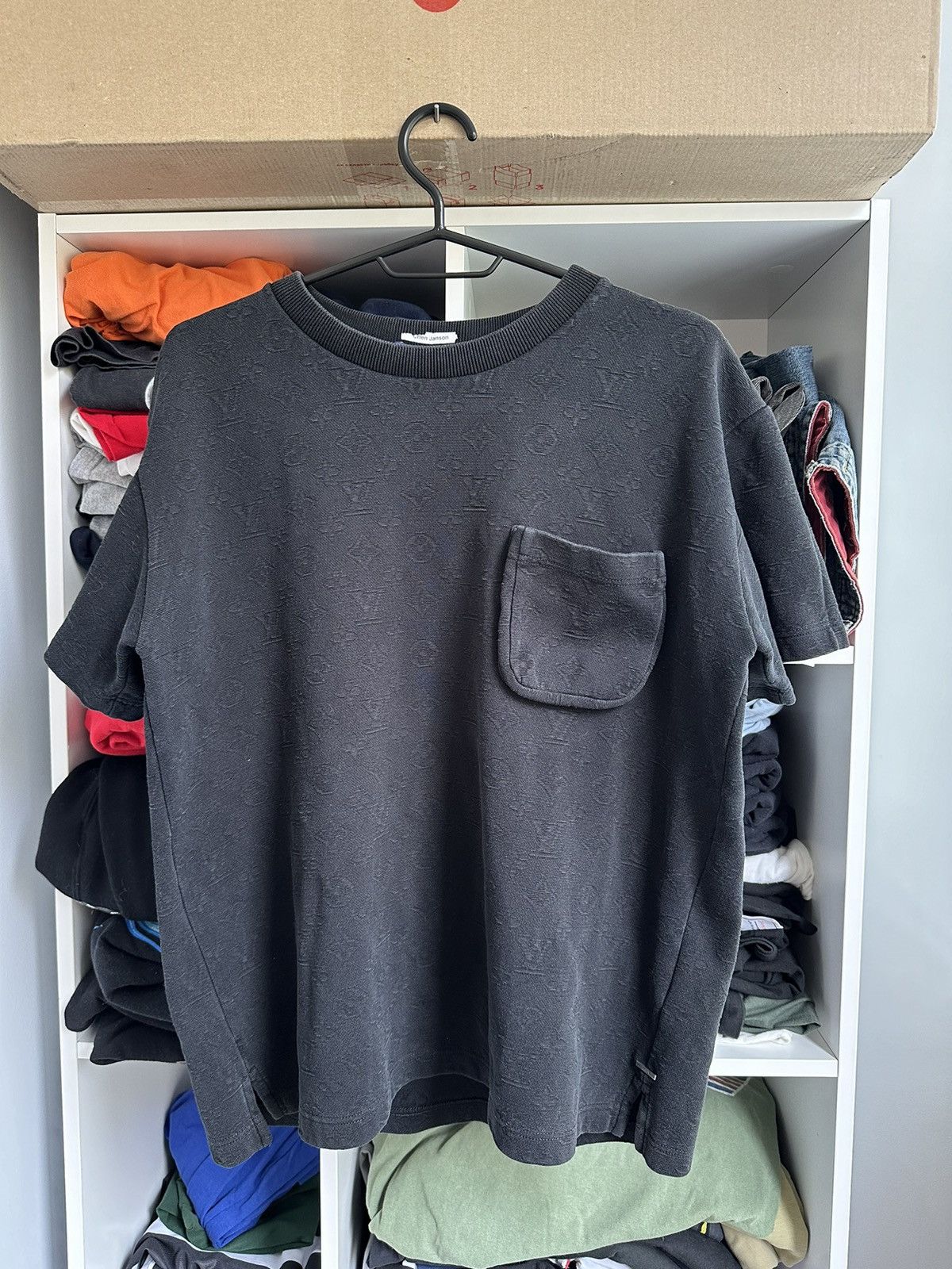 Louis Vuitton 🔥LOUIS VUITTON MONOGRAM POCKET T-SHIRT🔥 Size US S / EU 44-46 / 1 - 1 Thumbnail
