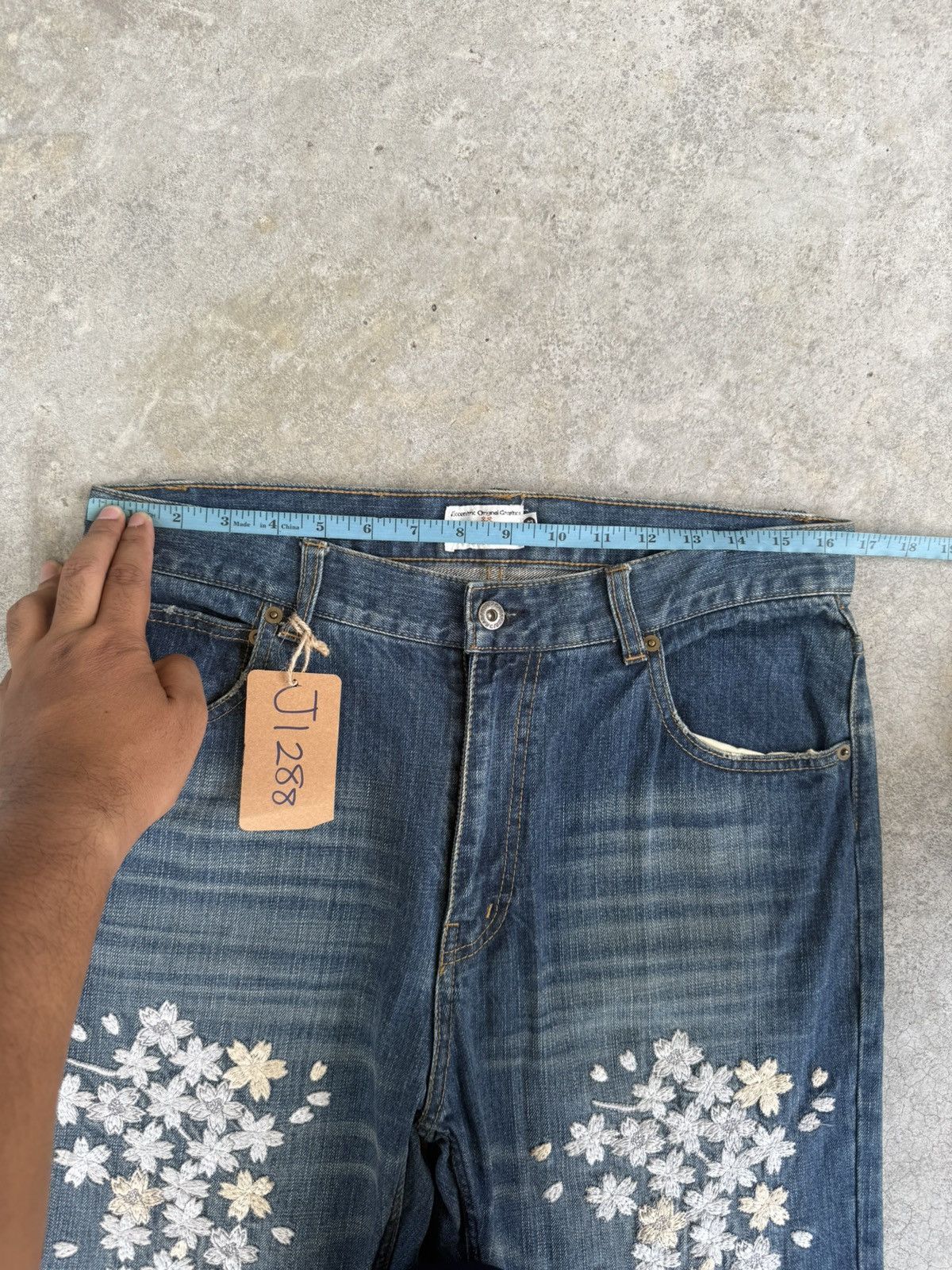 Karakuri Tamashii Japanese Karakuri Tamashi Embroidered Flower Distressed Size US 33 - 24 Thumbnail