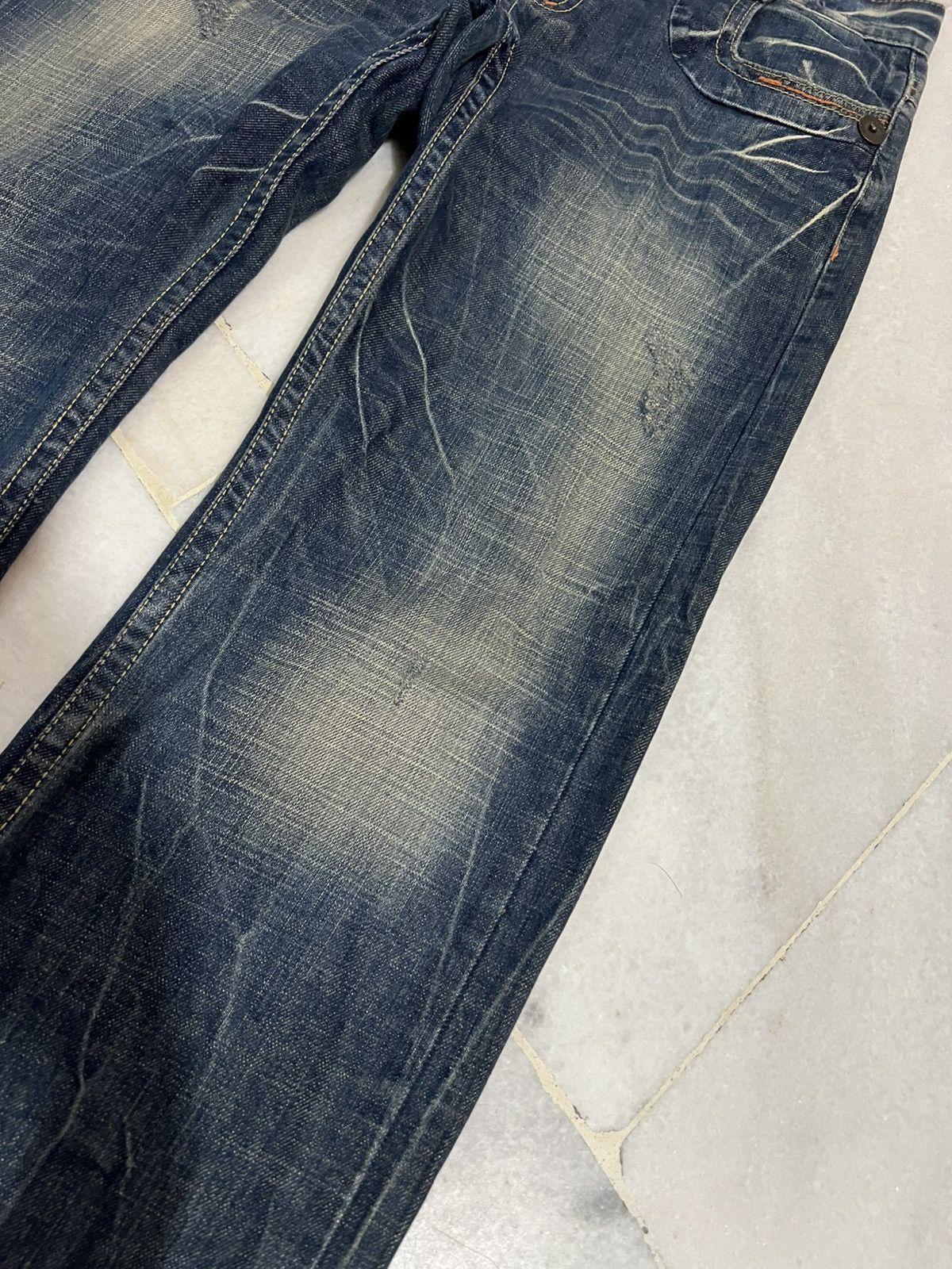 If Six Was Nine × Japanese Brand FLARE 90’s RED PEPPER CLAW DISTRESS JEAN Size US 35 - 6 Thumbnail