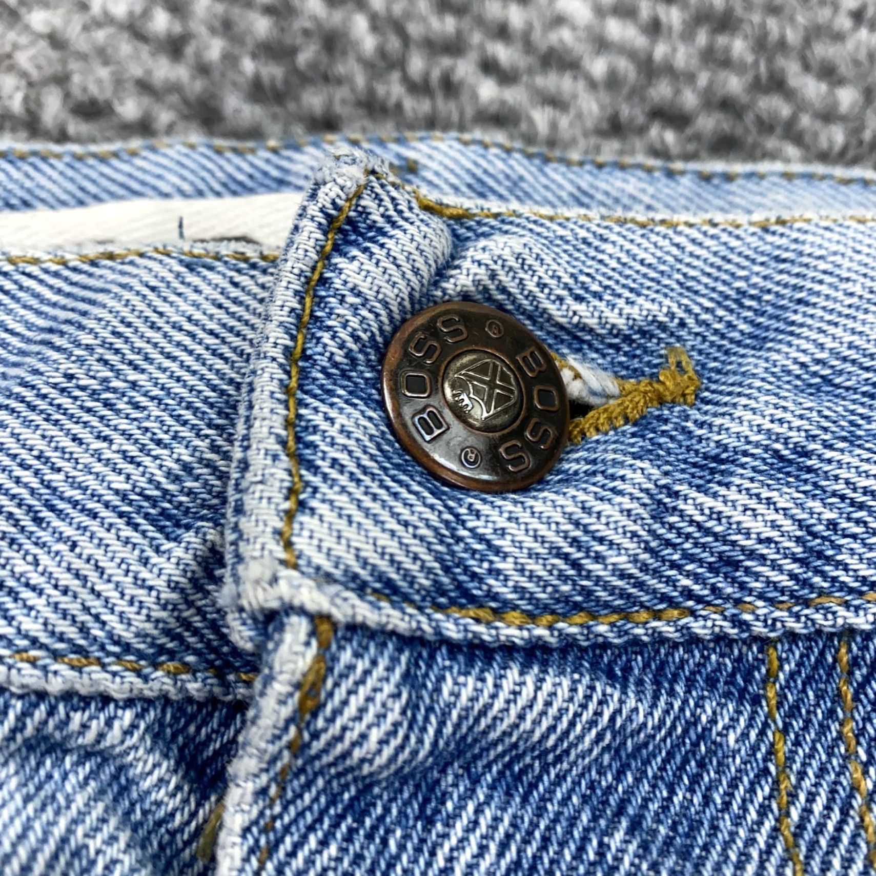 Hugo Boss VINTAGE HUGO BOSS Jeans Men 32x28 Denim Straight Leg Distressed Frayed Hem Made USA 90s Size US 32 / EU 48 - 4 Thumbnail