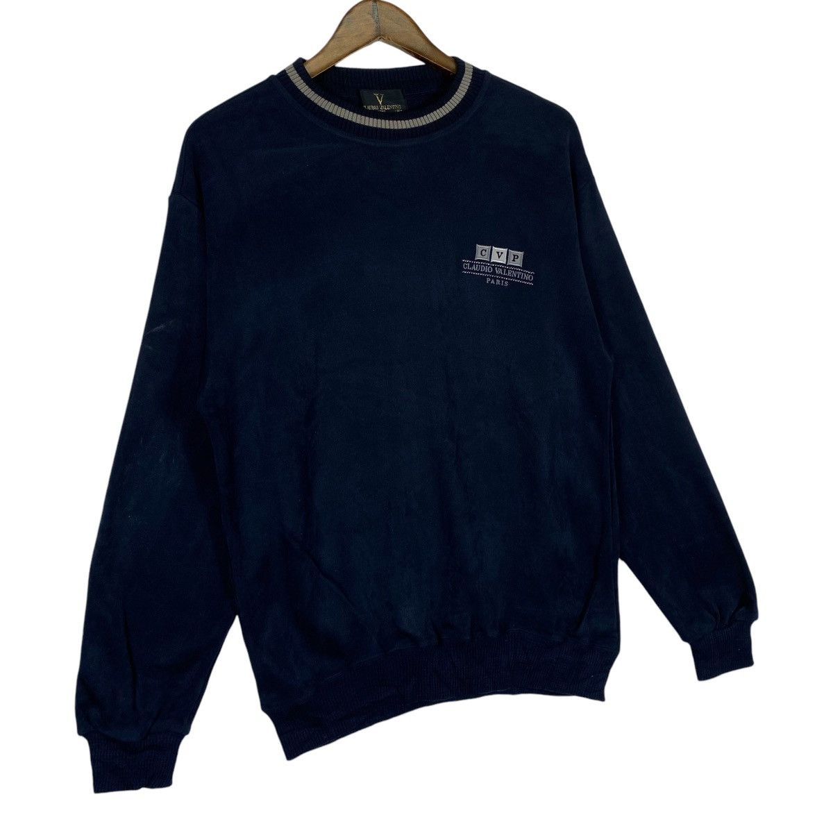 Vintage Vintage Claudio Valentino Small Embroidered Crewneck Size US M / EU 48-50 / 2 - 2 Thumbnail