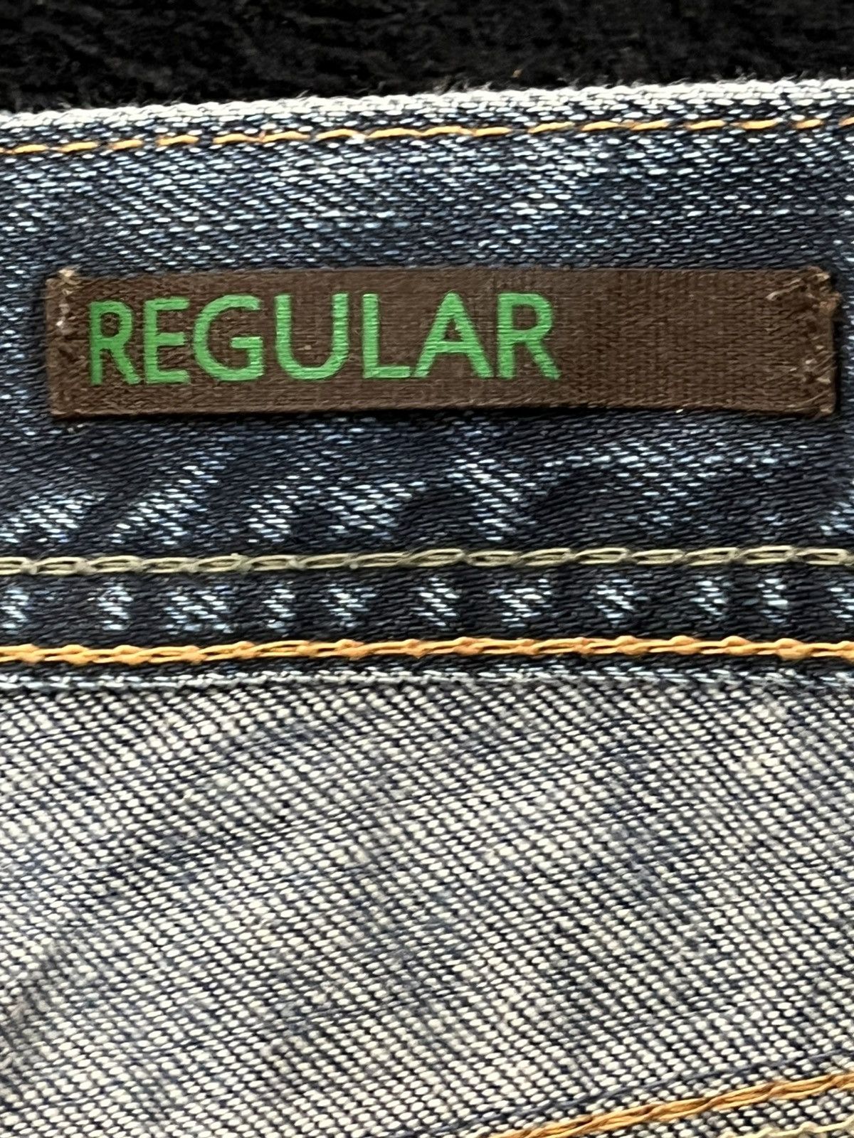 14th Addiction Vintage Benetton Regulare Ripped Grunge Distresses Denim Size US 34 / EU 50 - 11 Thumbnail