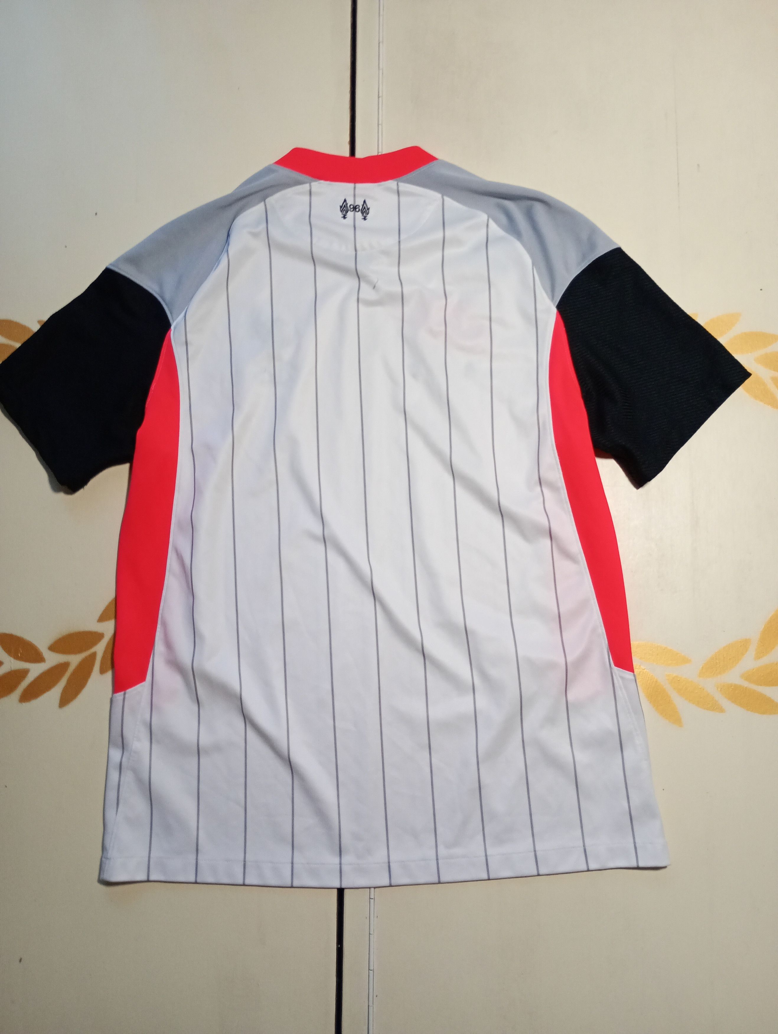 Nike LIVERPOOL FC STADIUM AIR MAX 2020/2021 TRAINING JERSEY Size US L / EU 52-54 / 3 - 10 Thumbnail