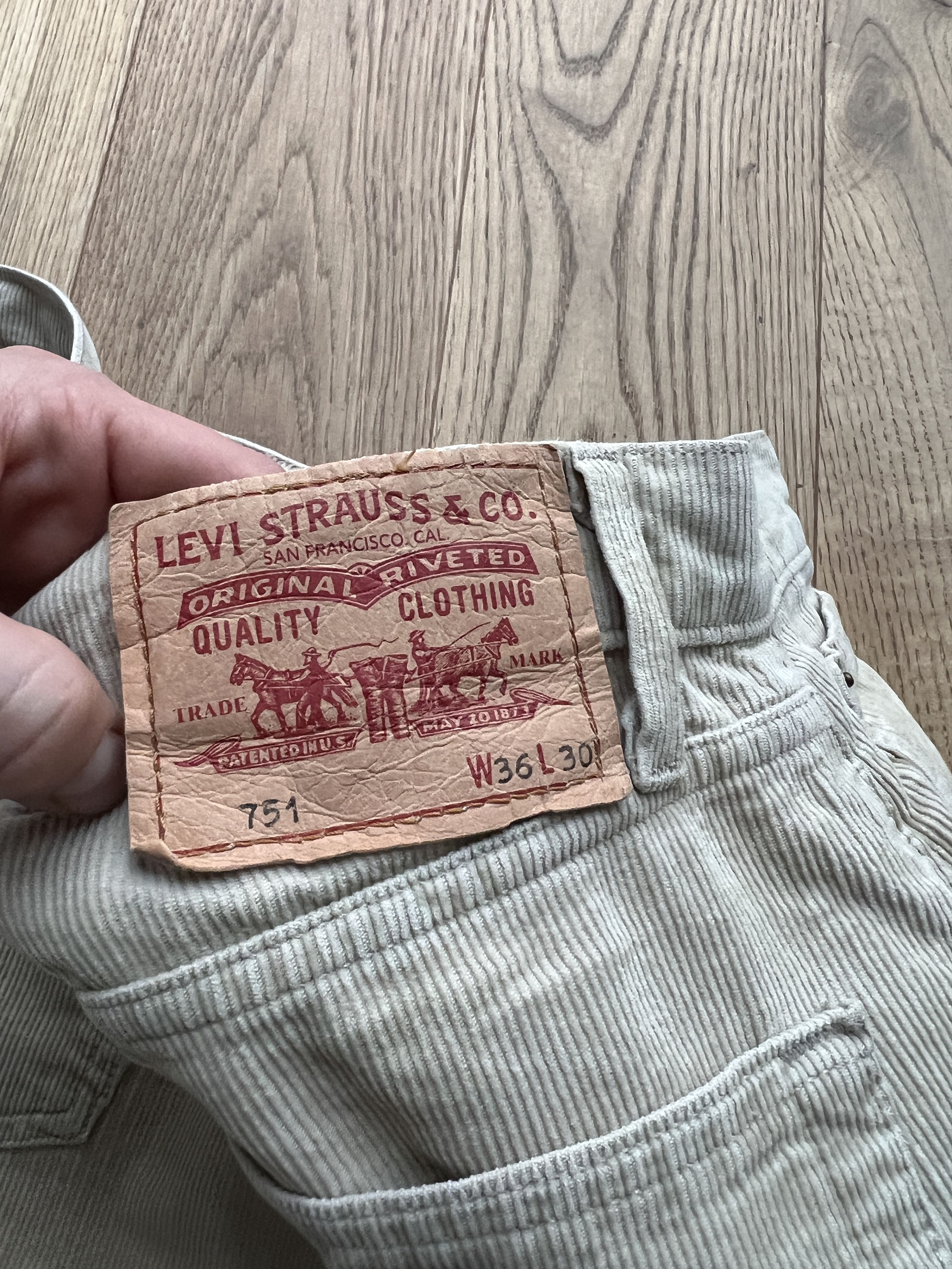 Levi's Vintage Clothing Levis 751 vintage 00s corduroy velvet straight regular pants Size US 36 / EU 52 - 12 Thumbnail