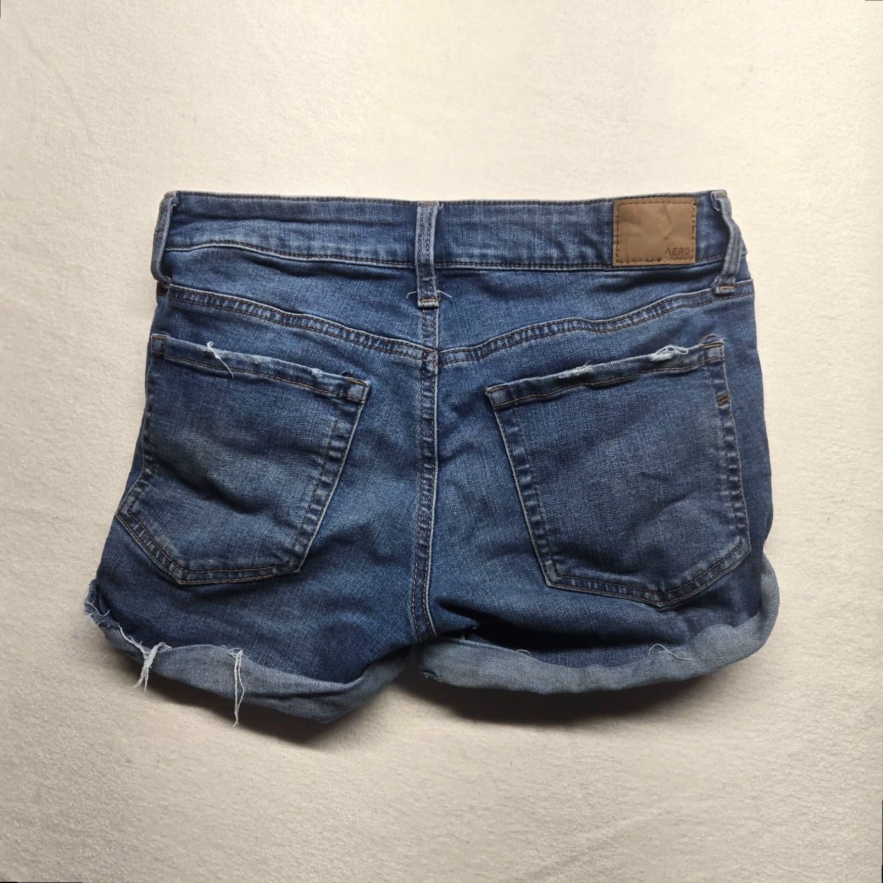Vintage Aero Women's Blue Denim Cut-Off Shorts Midi Adult Size 6 Low Rise Destroyed Size 28" / US 6 / IT 42 - 6 Thumbnail