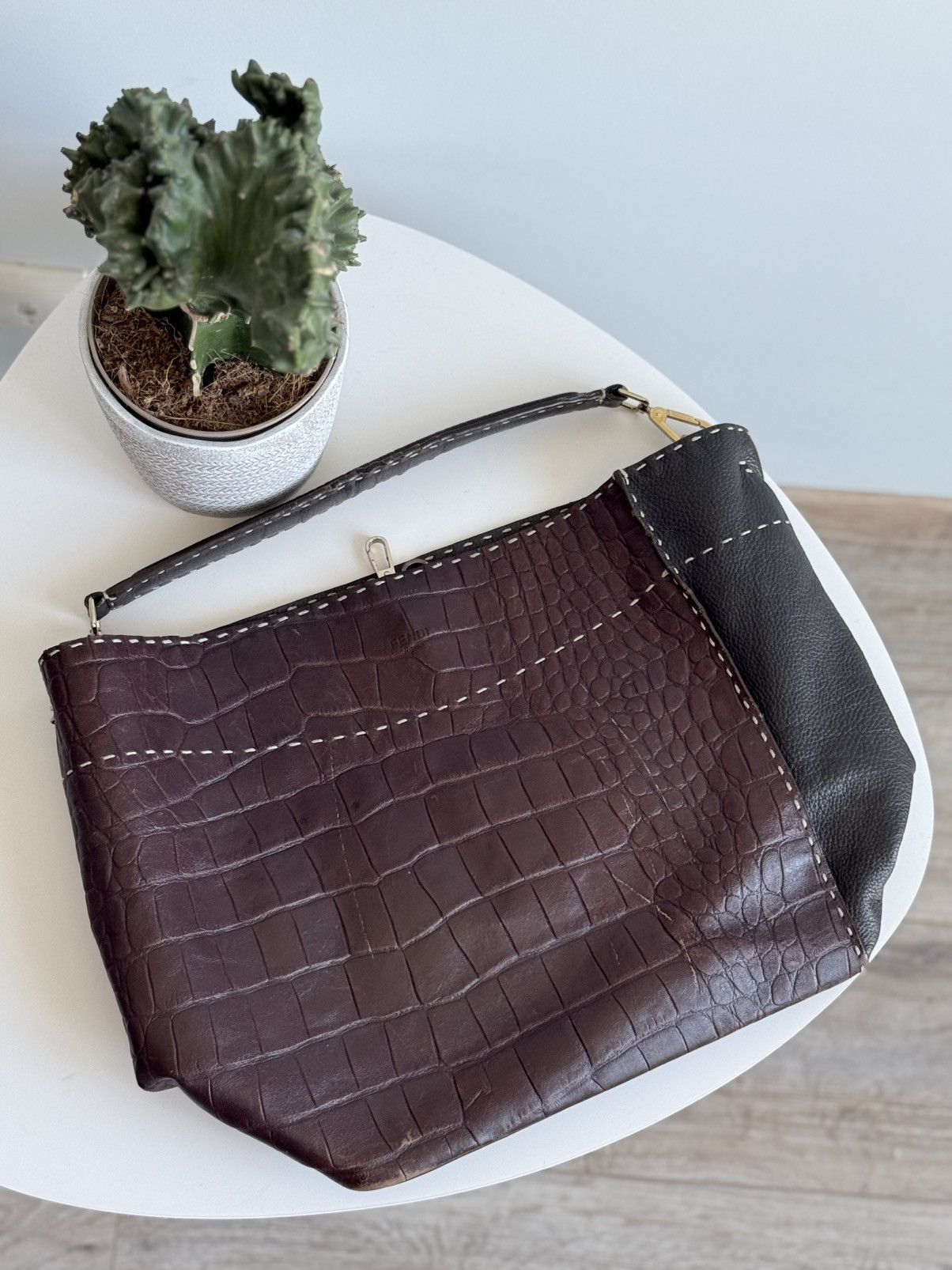 Fendi Fendi Roma Croc Style Leather Hobo Bag Deep Burgundy Black Size ONE SIZE - 10 Thumbnail