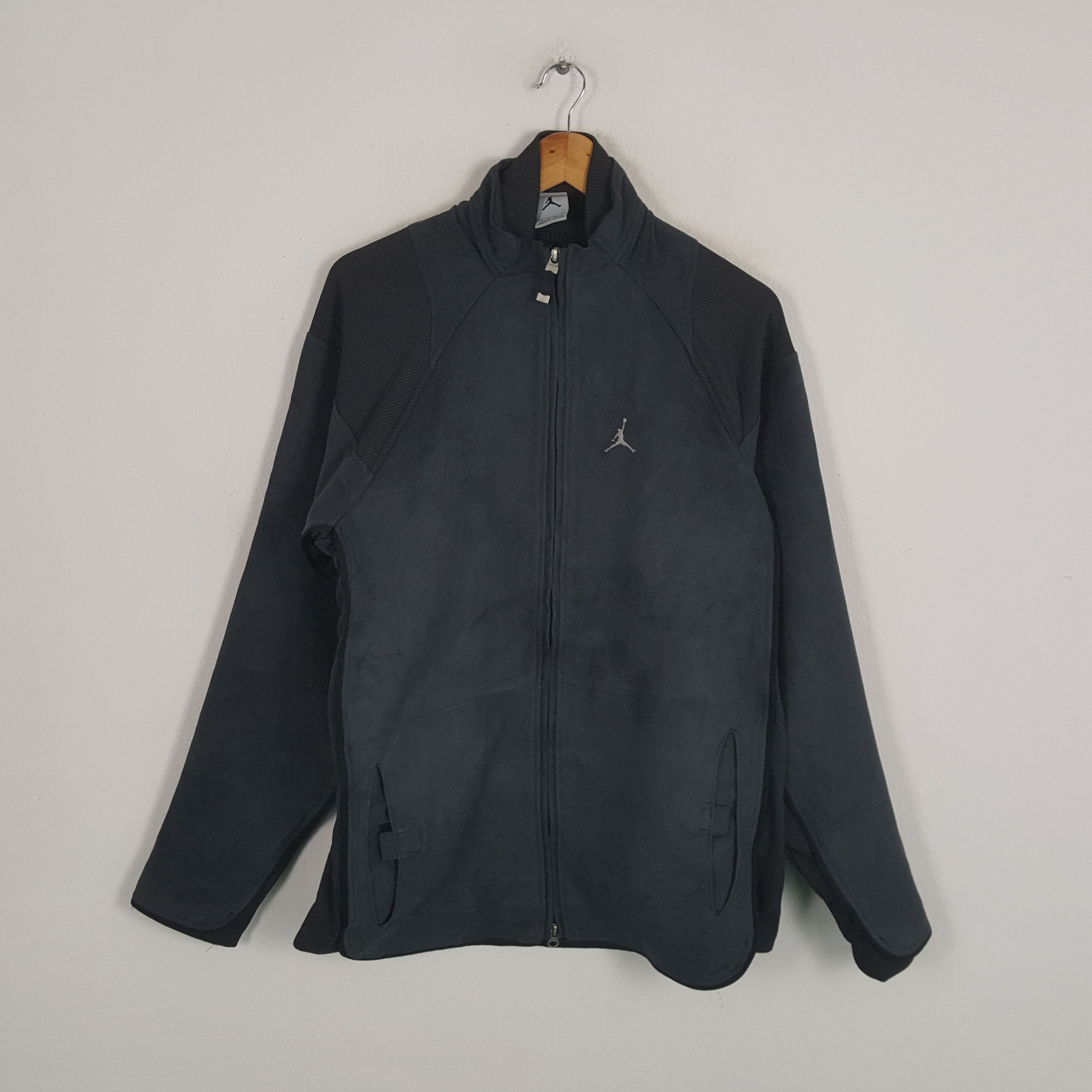 Vintage Vintage AIR JORDAN American Outdoor Style Sweatshirt Size US S / EU 44-46 / 1 - 1 Thumbnail