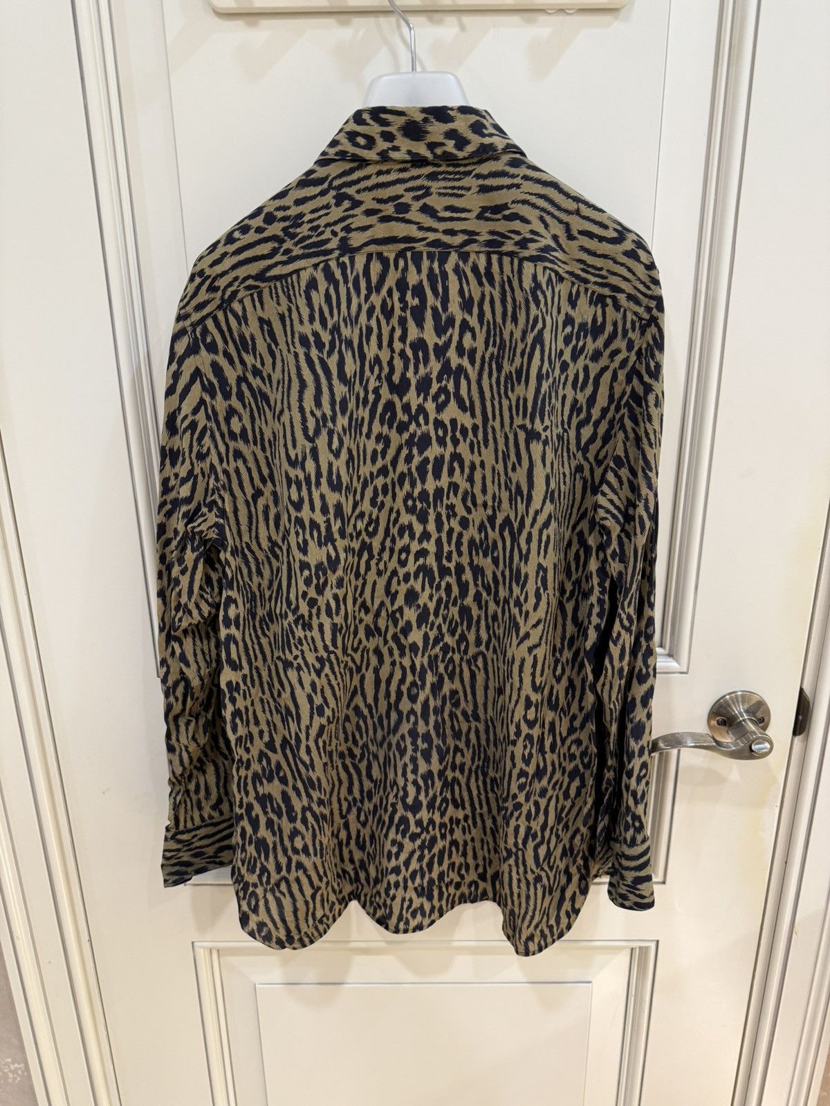 Saint Laurent Paris Leopard print silk shirt size 39 Size US M / EU 48-50 / 2 - 10 Thumbnail