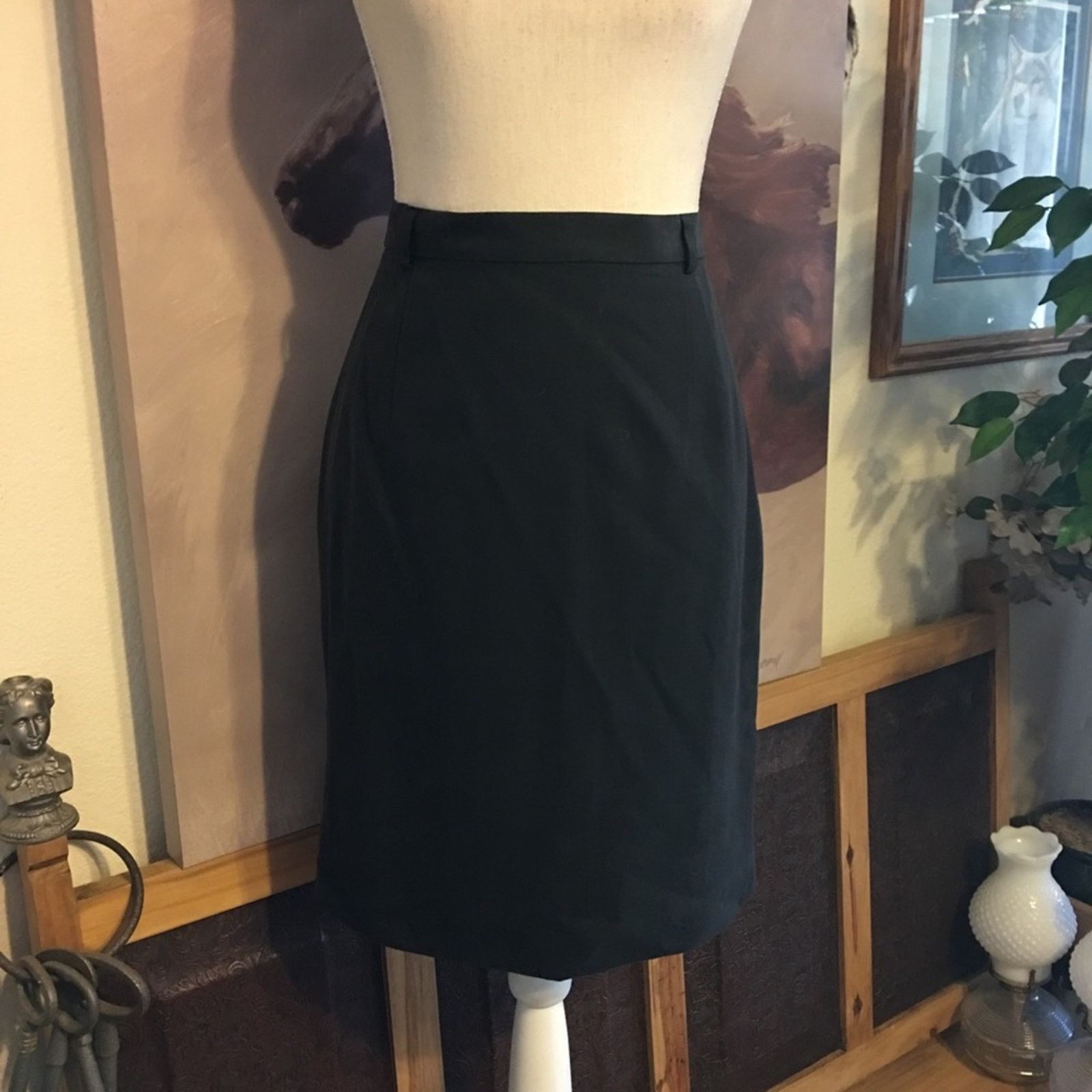 Other Milano black silk pink embroidery skirt suit Size M / US 6-8 / IT 42-44 - 7 Thumbnail