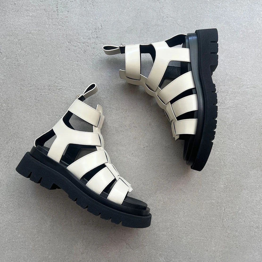 Bottega Veneta o1loc1c0125 764581 Lug Flat Sandals in Sea Salt Size US 7 / IT 37 - 4 Thumbnail