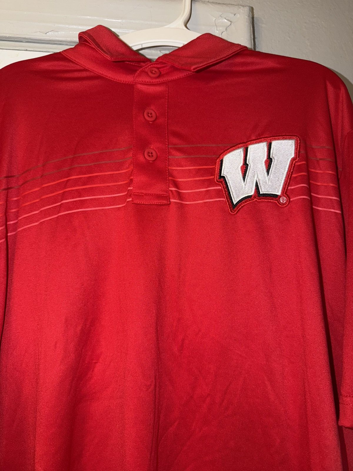 NCAA Captivating NCAA Wisconsin Badgers Polo T Shirt Mens Size L Size US L / EU 52-54 / 3 - 4 Thumbnail