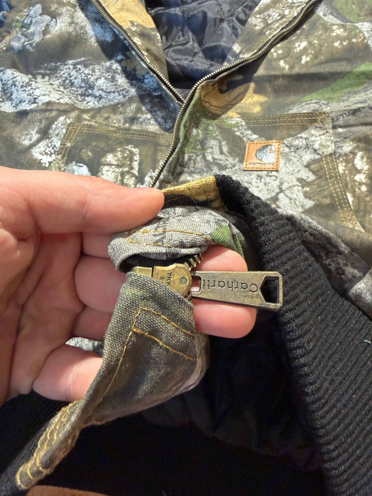 Carhartt Carhartt Realtree Camo Active Jacket Made In USA Size XL Size US XL / EU 56 / 4 - 4 Thumbnail