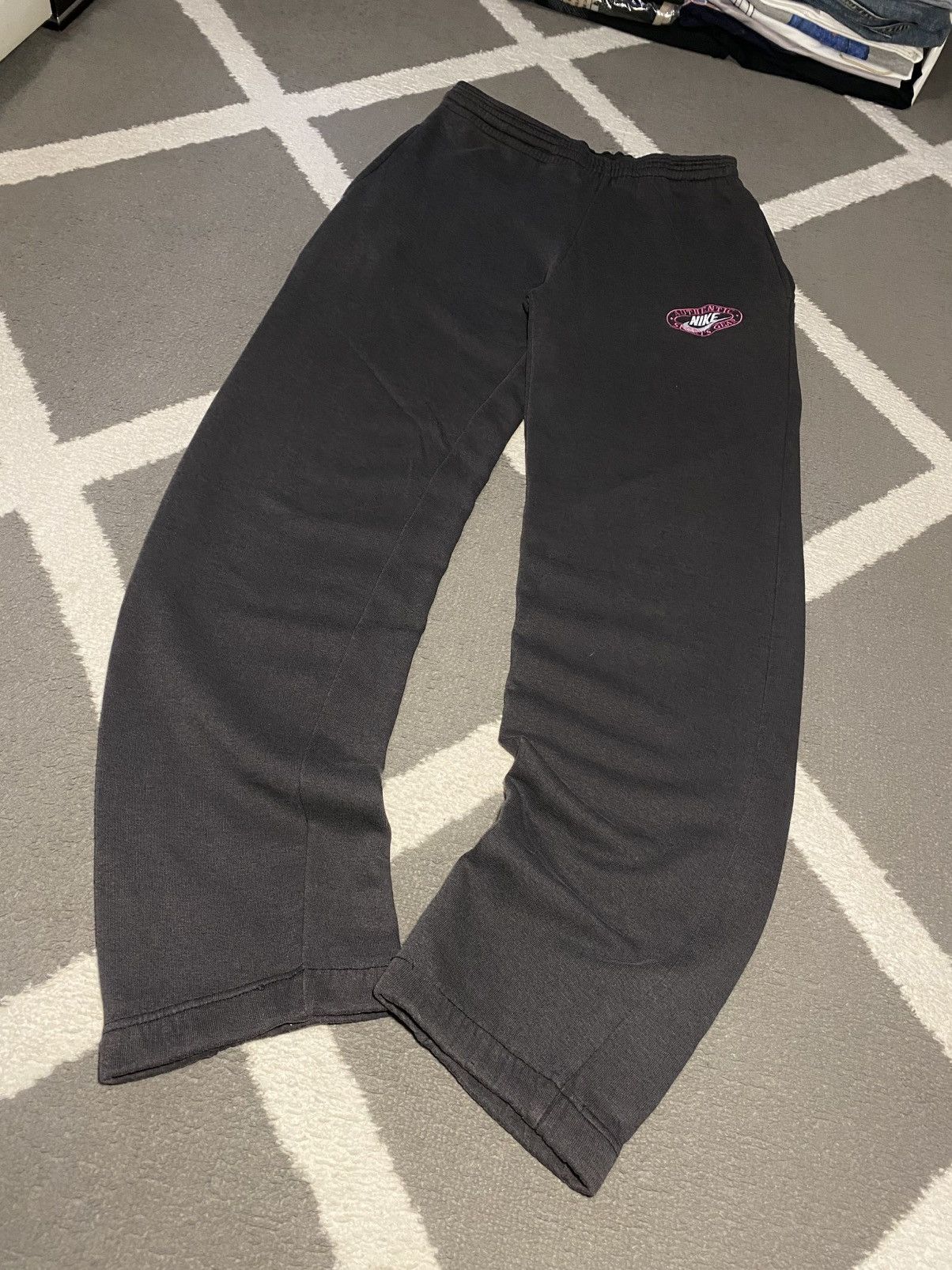 Nike × Vintage Vintage 80’s Nike Swoosh Loose Fit Sweatpants Size US 30 / EU 46 - 3 Thumbnail