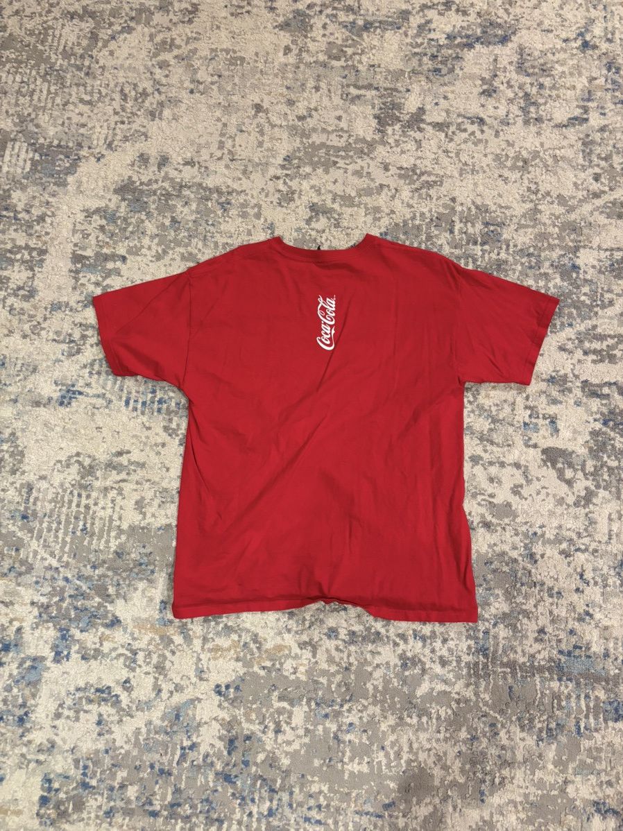 Coca Cola Red and white Coca-Cola vintage-inspired graphic tee Size US L / EU 52-54 / 3 - 2 Thumbnail
