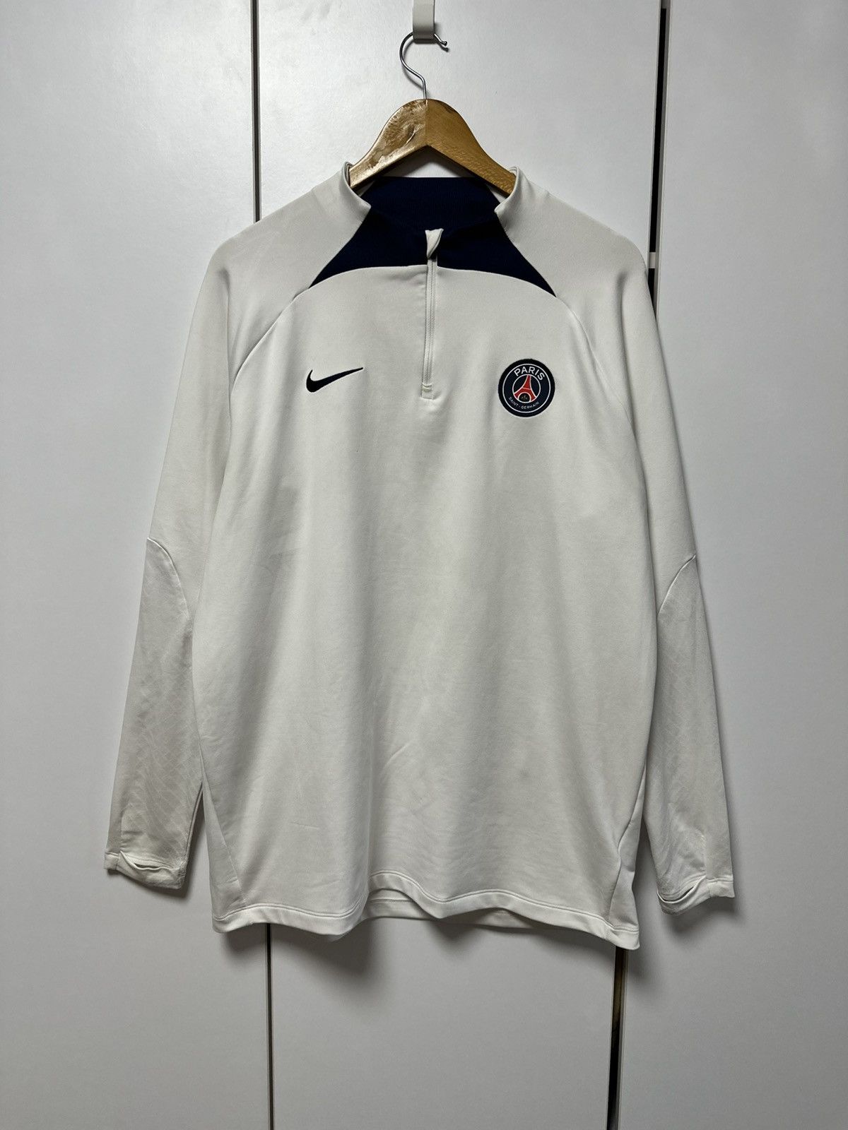 Nike Psg Nike Football Soccer Long Sleeve Paris Streetwear Size US XL / EU 56 / 4 - 1 Thumbnail