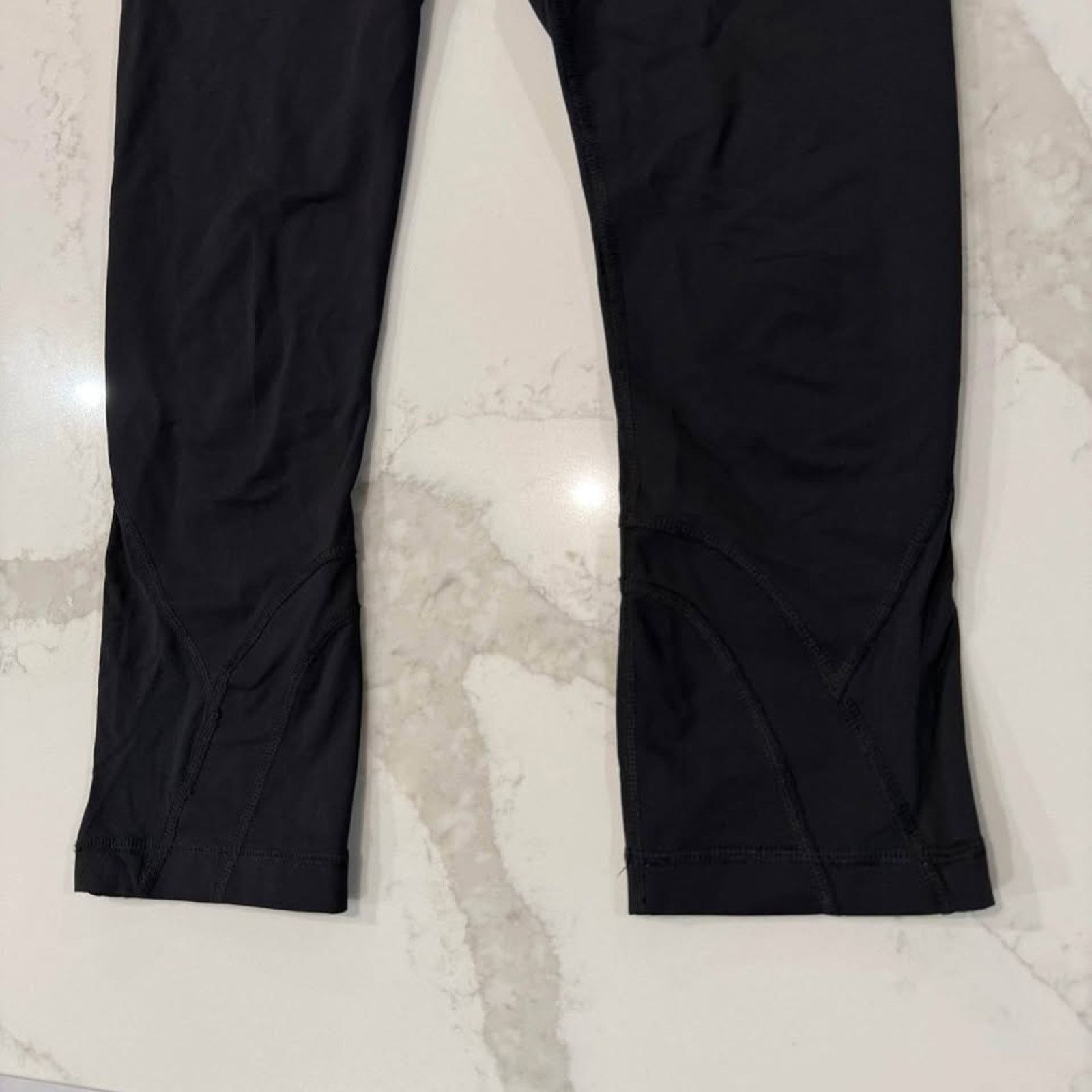 Lululemon Lululemon Cropped Leggings Black Mid Rise Women’s Size 6 Size 28" / US 6 / IT 42 - 2 Thumbnail