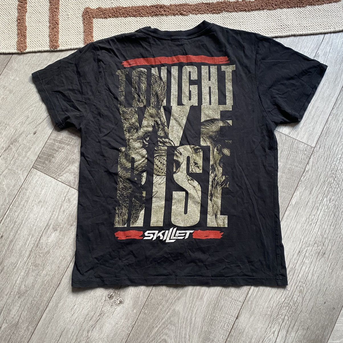 Band Tees SKILLET BAND Y2K TO NIGHT WE RISE FADED T SHIRT Size US M / EU 48-50 / 2 - 2 Thumbnail