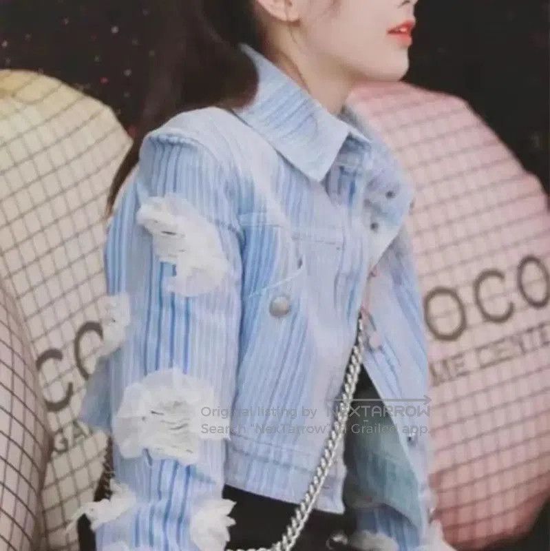 Chanel Chanel Cropped Blue Jacket with Floral Details . Size S / US 4 / IT 40 - 8 Thumbnail