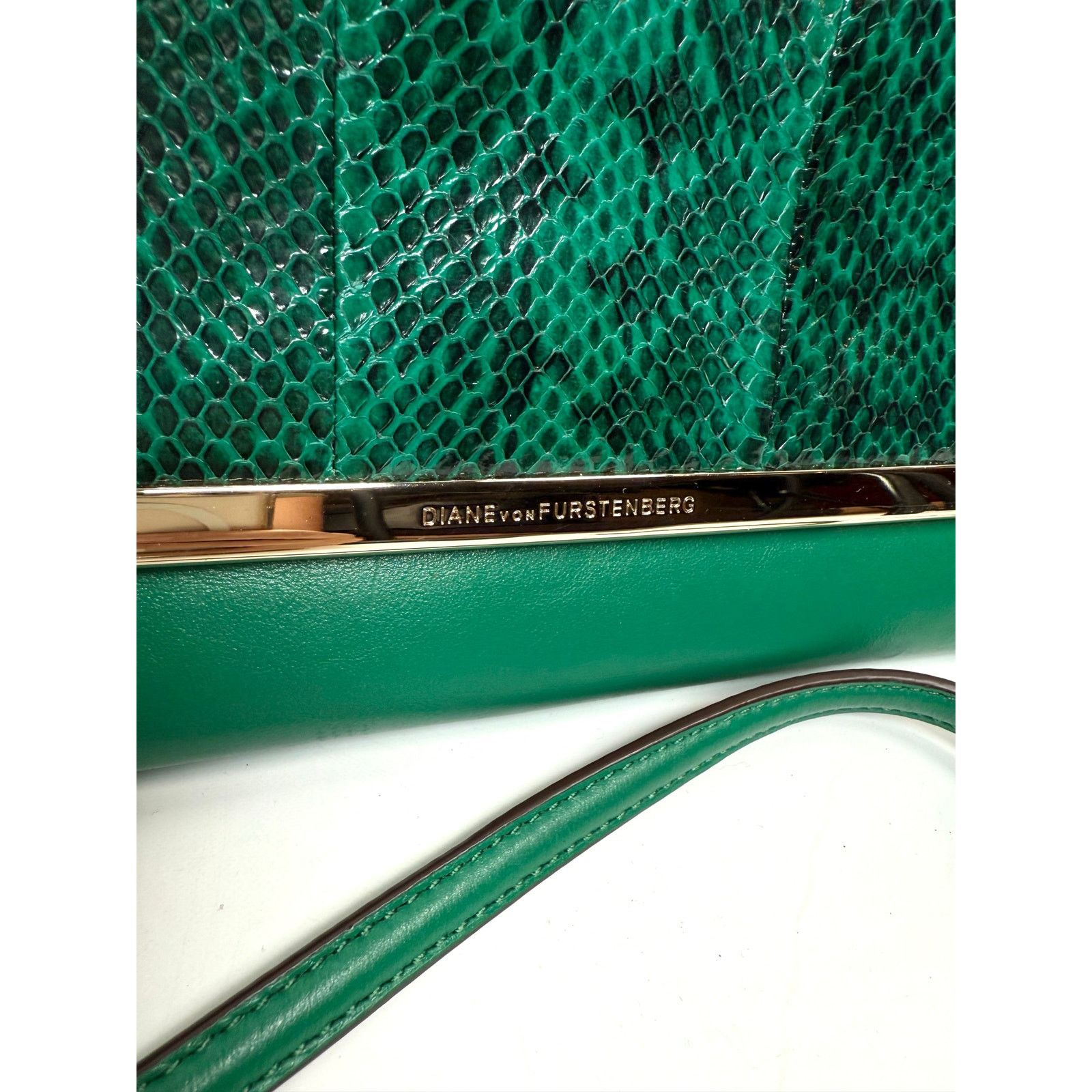 Diane von Furstenberg NWOT DVF Diane Von Furstenberg After 6 Club Snake Clutch Size ONE SIZE - 3 Thumbnail