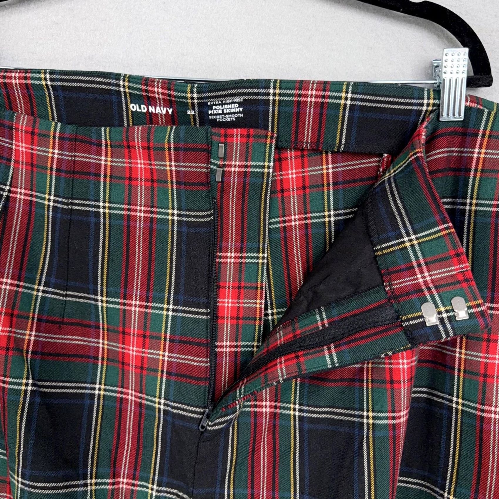 Old Navy Old Navy Womens 22 Multicolor Plaid Extra High Rise Pixie Skinny Stretch NWT Pants Size 40" / US 18 - 6 Thumbnail