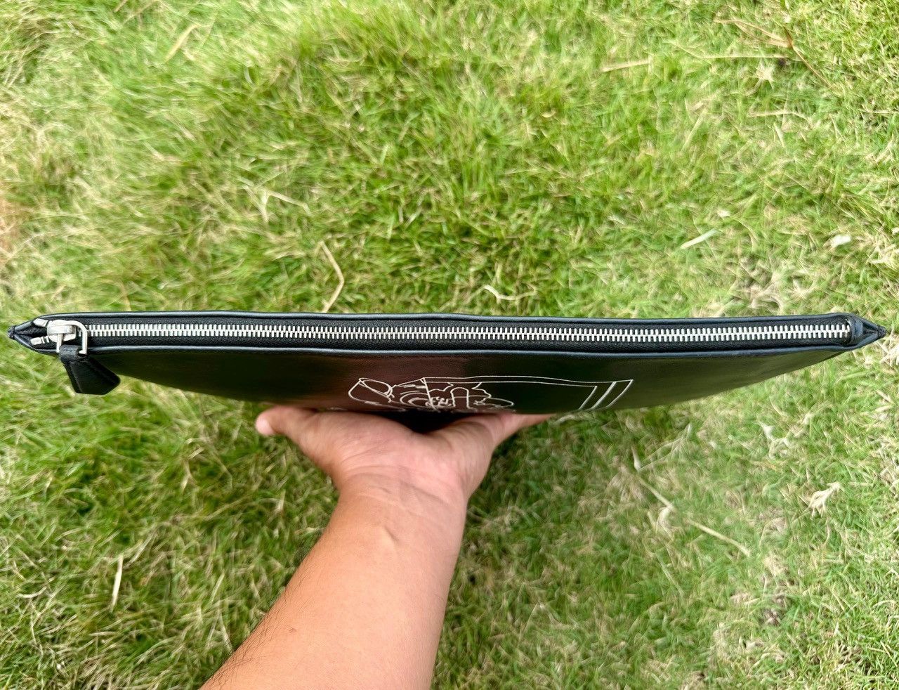 Givenchy Authentic Givenchy x Bambi Disney Leather Clutch Bag Size ONE SIZE - 4 Thumbnail