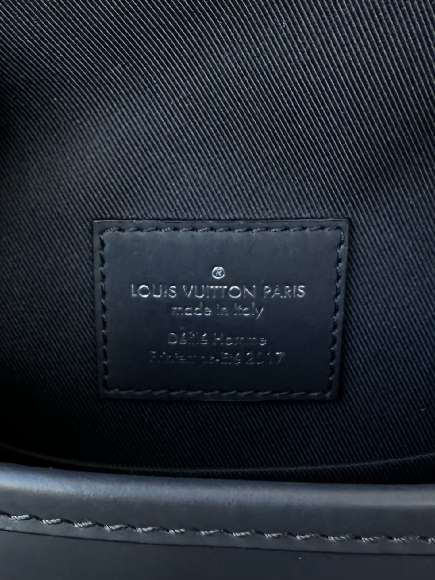 Louis Vuitton Louis Vuitton Chapman Brothers Navy Messenger BB Size ONE SIZE - 4 Thumbnail