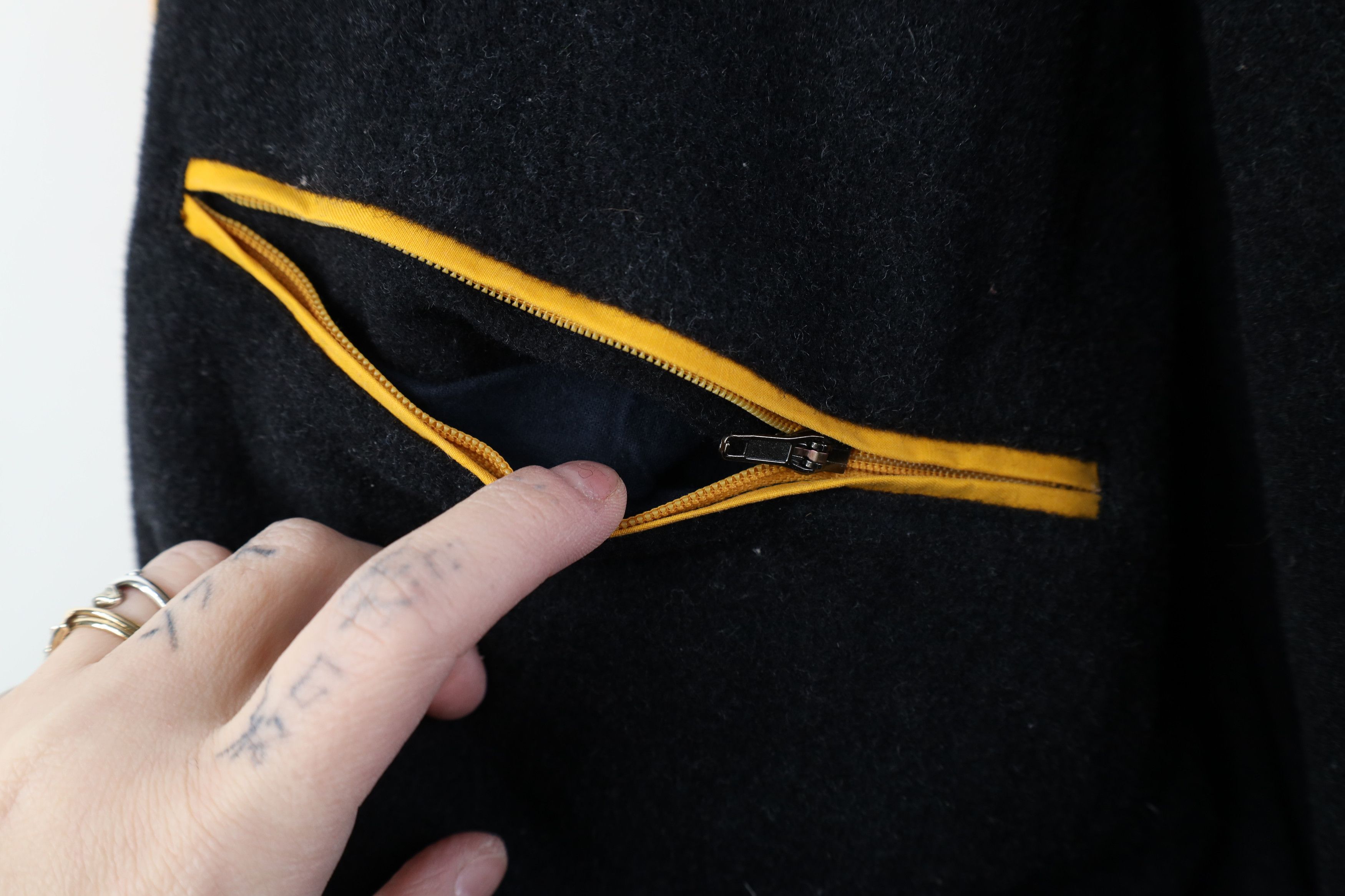 Vintage Vintage 90s Streetwear Pigment Dye Chore Barn Jacket Yellow Size US L / EU 52-54 / 3 - 11 Thumbnail