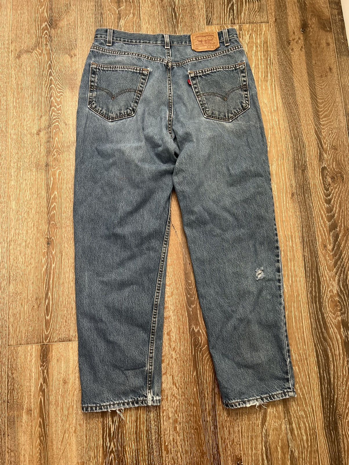 Levi's Vintage distressed levis 550 jeans Size US 32 / EU 48 - 2 Thumbnail