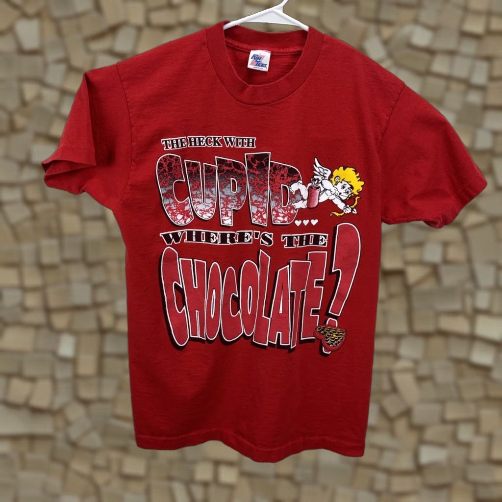 CHOCOOLATE VINTAGE Cupid Where's the Chocolate T-Shirt Large Red Graphic Unisex Adults Short Sleeve Crew Neck 90s Valentine's Day Made in USA Size US L / EU 52-54 / 3 - 1 Thumbnail