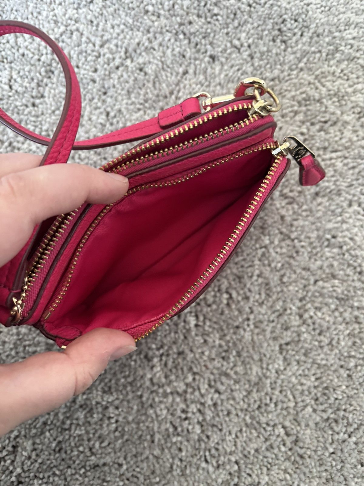 Coach Coach pink wristlet with gold hardware Size ONE SIZE - 6 Thumbnail