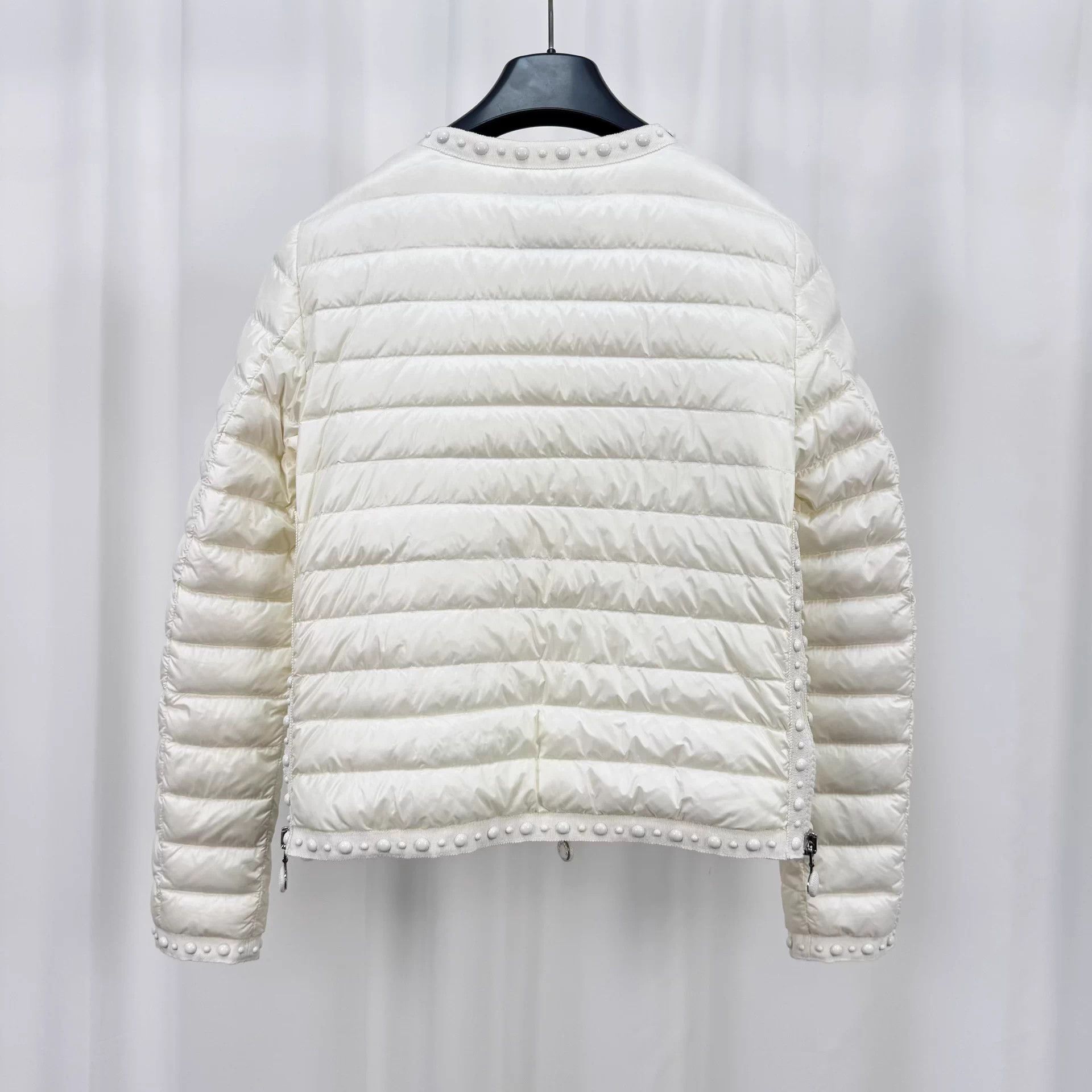 Moncler Moncler white embroidered logo puffer coat 0 99 new Size XS / US 0-2 / IT 36-38 - 2 Thumbnail