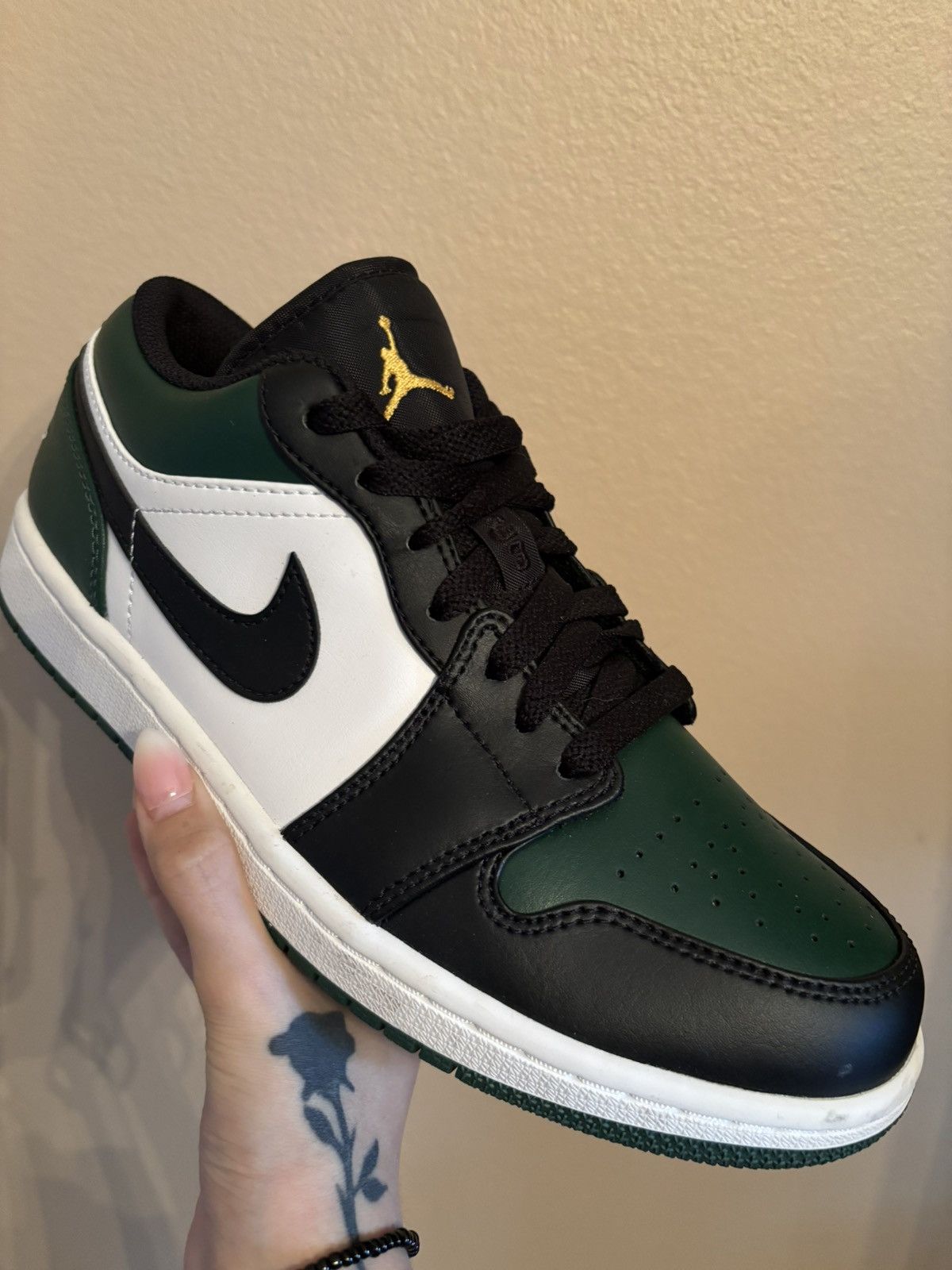Jordan Brand Air Jordan 1 Low 'Green Toe' Size US 7 / EU 40 - 2 Thumbnail