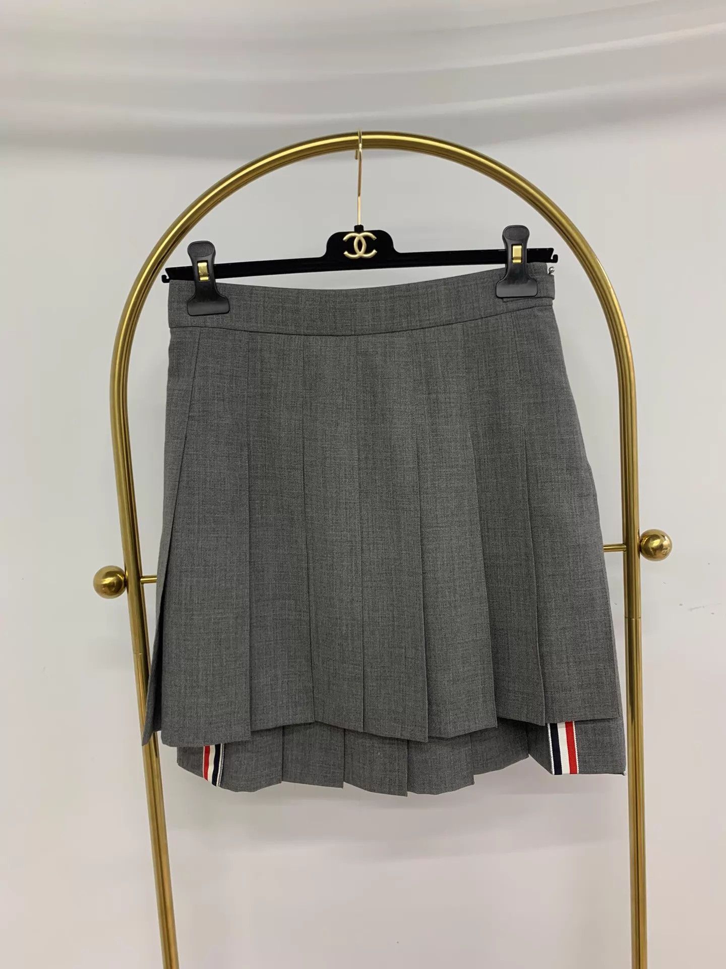 Thom Browne Thom Browne Classic Gray Wool Pleated Skirt Women's 36 New Size 25" / US 0 / IT 36 - 1 Thumbnail