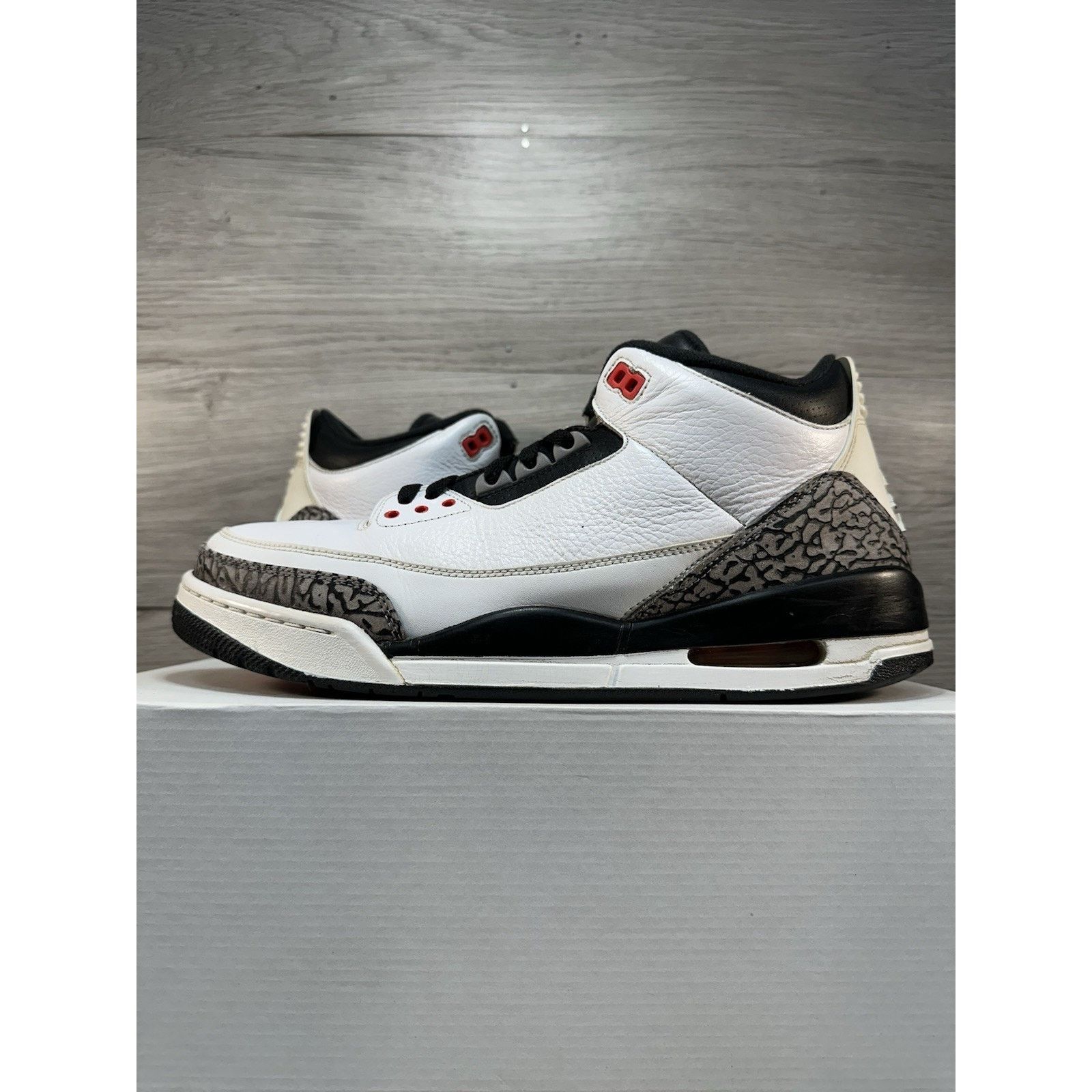 Air Jordan 3 Retro Infrared 23 - Size 12