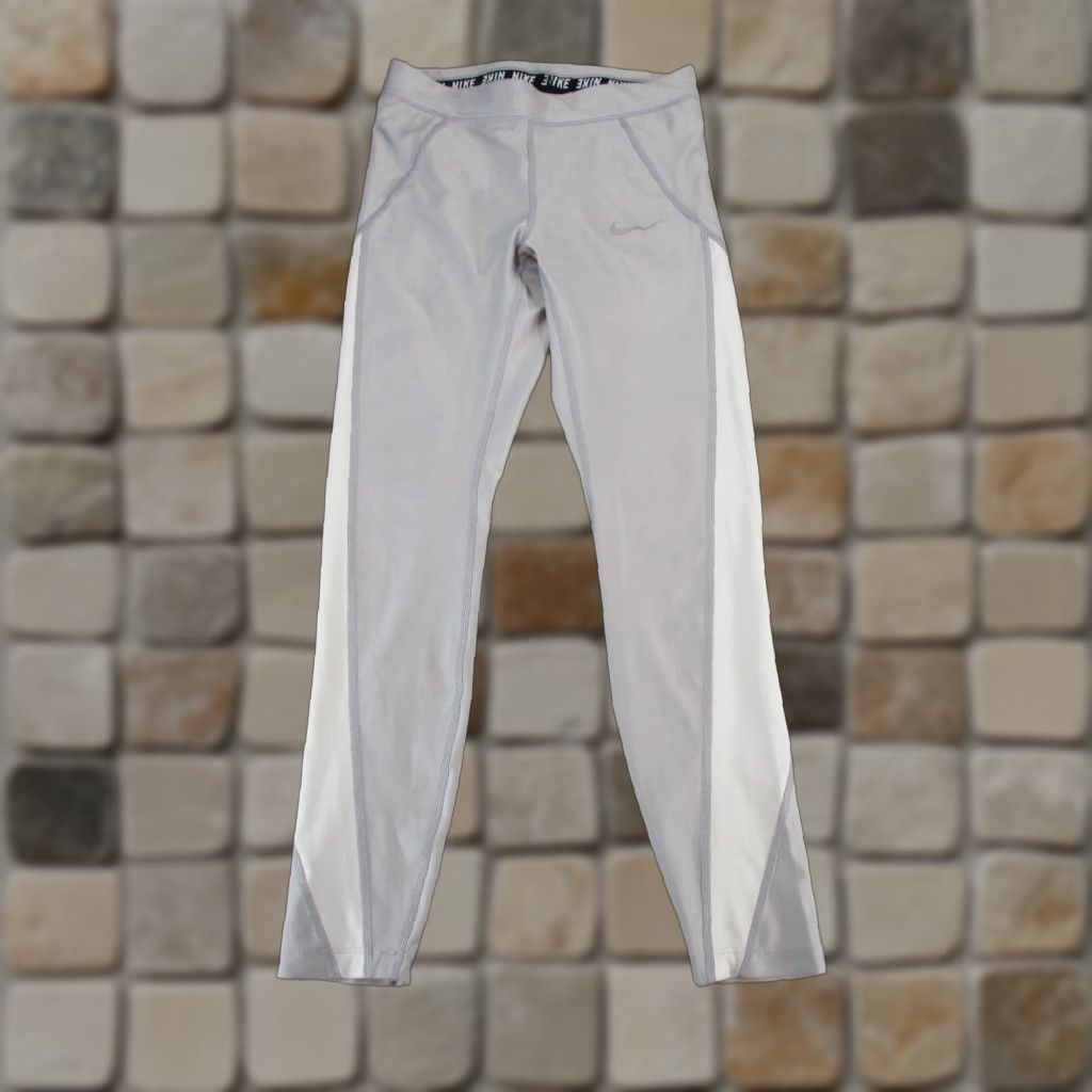 Nike Nike Leggings Womens Small Dri Fit Gray Crop Training Size 28" / US 6 / IT 42 - 1 Thumbnail
