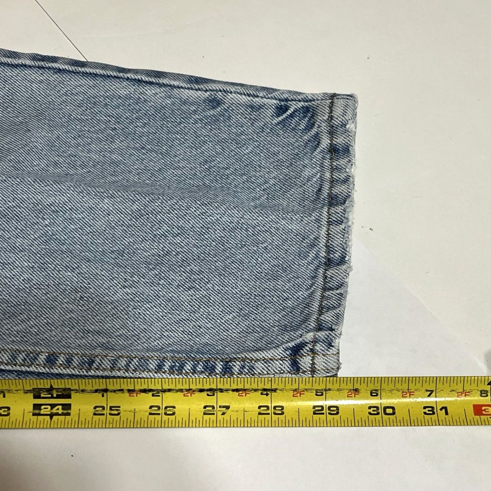 Levi's VINTAGE Levi's 551 Jeans Women 14 Denim Relaxed Tapered Distressed 31x29 Size 36" / US 14 / IT 50 - 6 Thumbnail