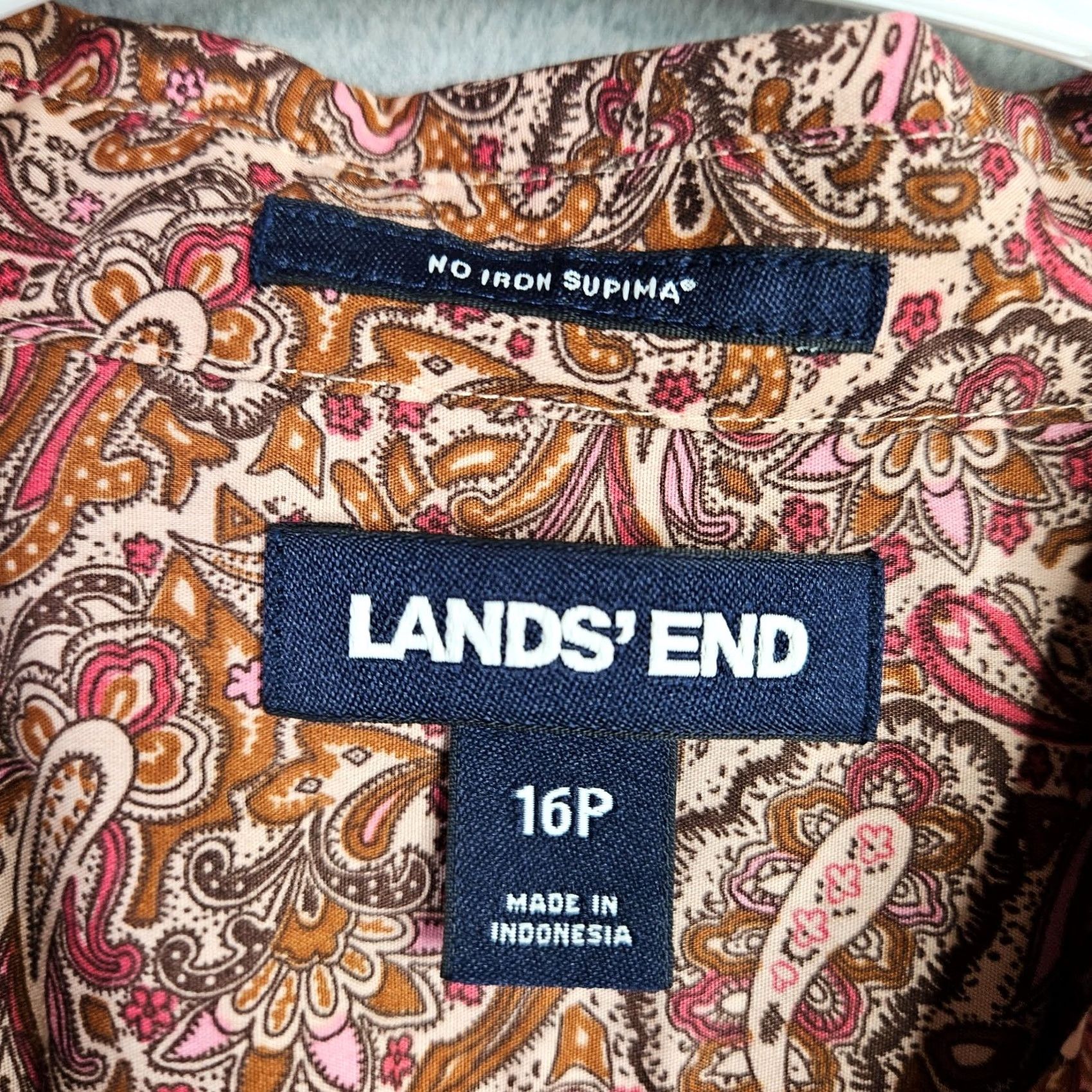 Lands' End Lands’ End Women’s Pink Paisley No Iron Supima Cotton Button Up Shirt Size 16P Size XXL / US 16-18 / IT 52-54 - 5 Thumbnail