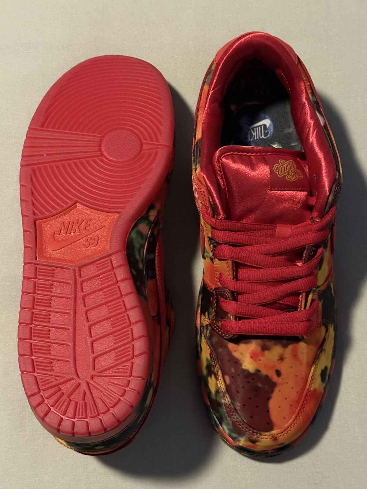 Nike SB Nike SB Dunk Low Pro Wizard Of Oz Poppy Field Brand New DS Size US 11 / EU 44 - 6 Thumbnail