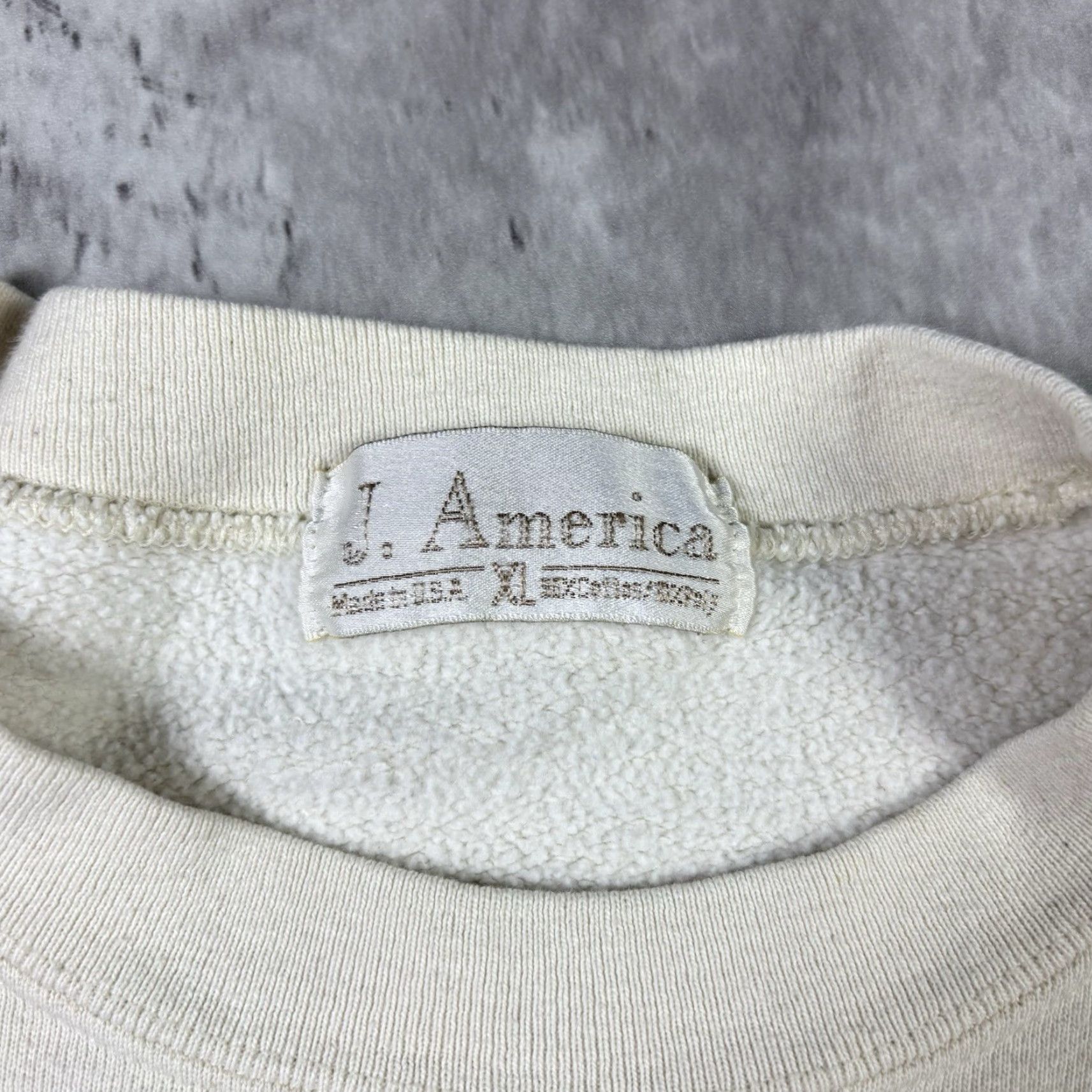 Vintage VINTAGE Hershey Park Sweatshirt Embroidered Logo Pullover Mens XL 90s Size US XL / EU 56 / 4 - 3 Thumbnail