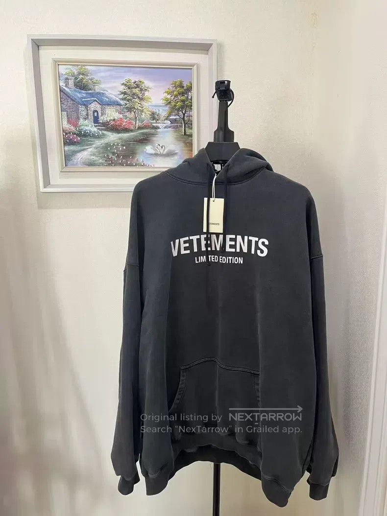 Vetements VETEMENTS Hooded Sweatshirt Size US S / EU 44-46 / 1 - 1 Thumbnail