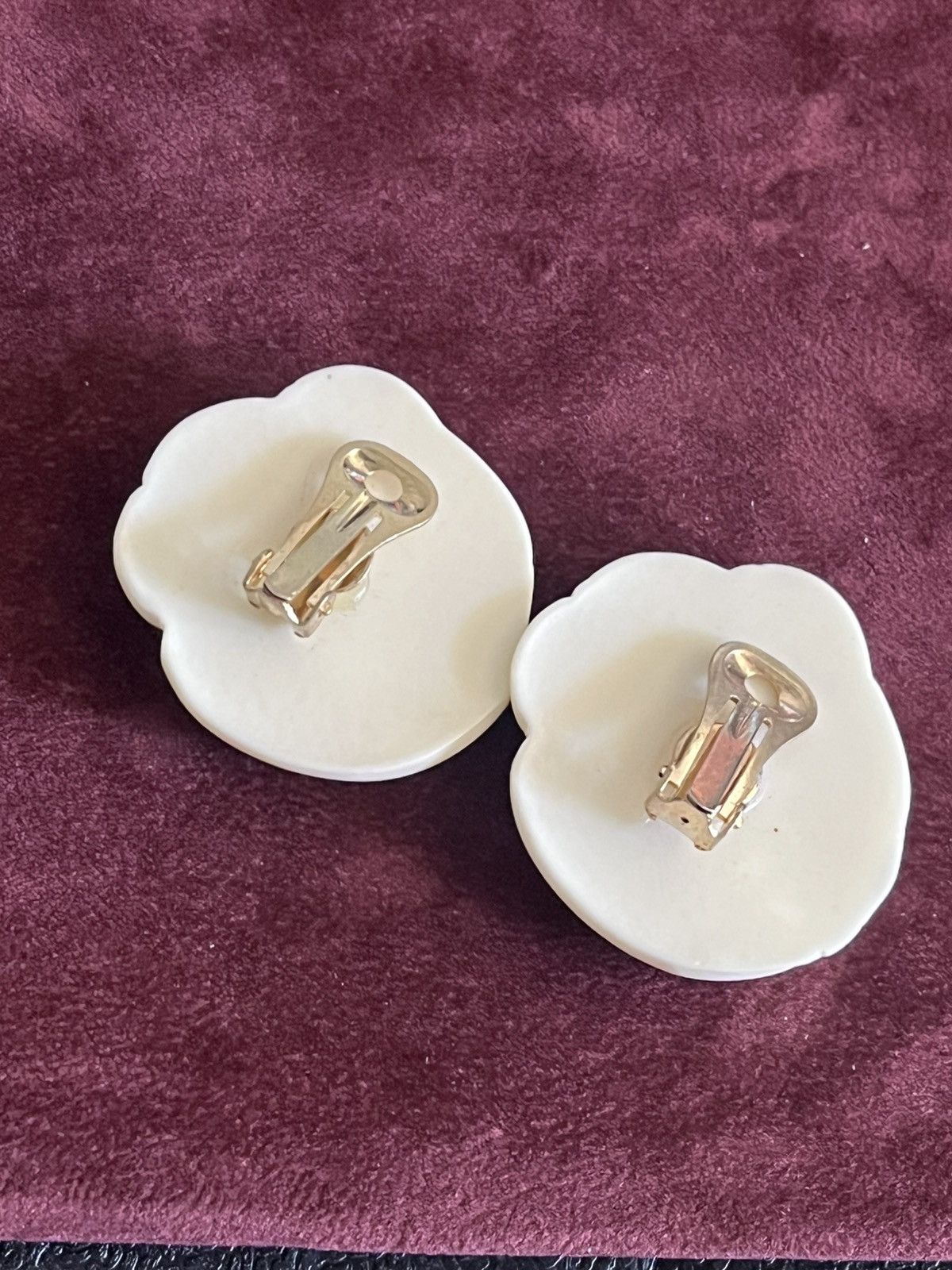 Other Vintage 1980s Cream Fan Shell Statement Clip-On Earrings Size ONE SIZE - 5 Thumbnail