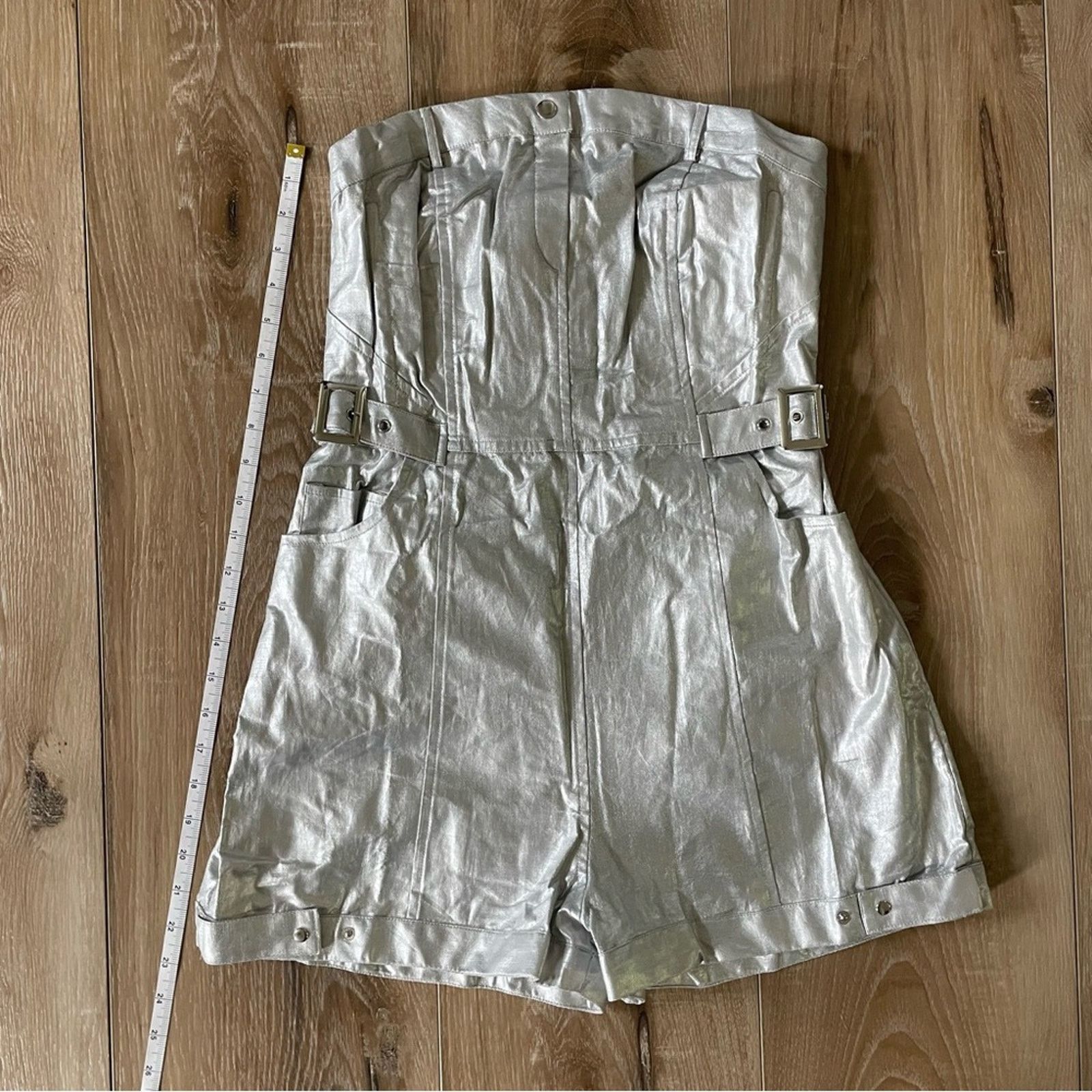Urban Outfitters Urban Outfitters Yara Metallic Strapless Romper M Size 28" / US 6 / IT 42 - 9 Thumbnail
