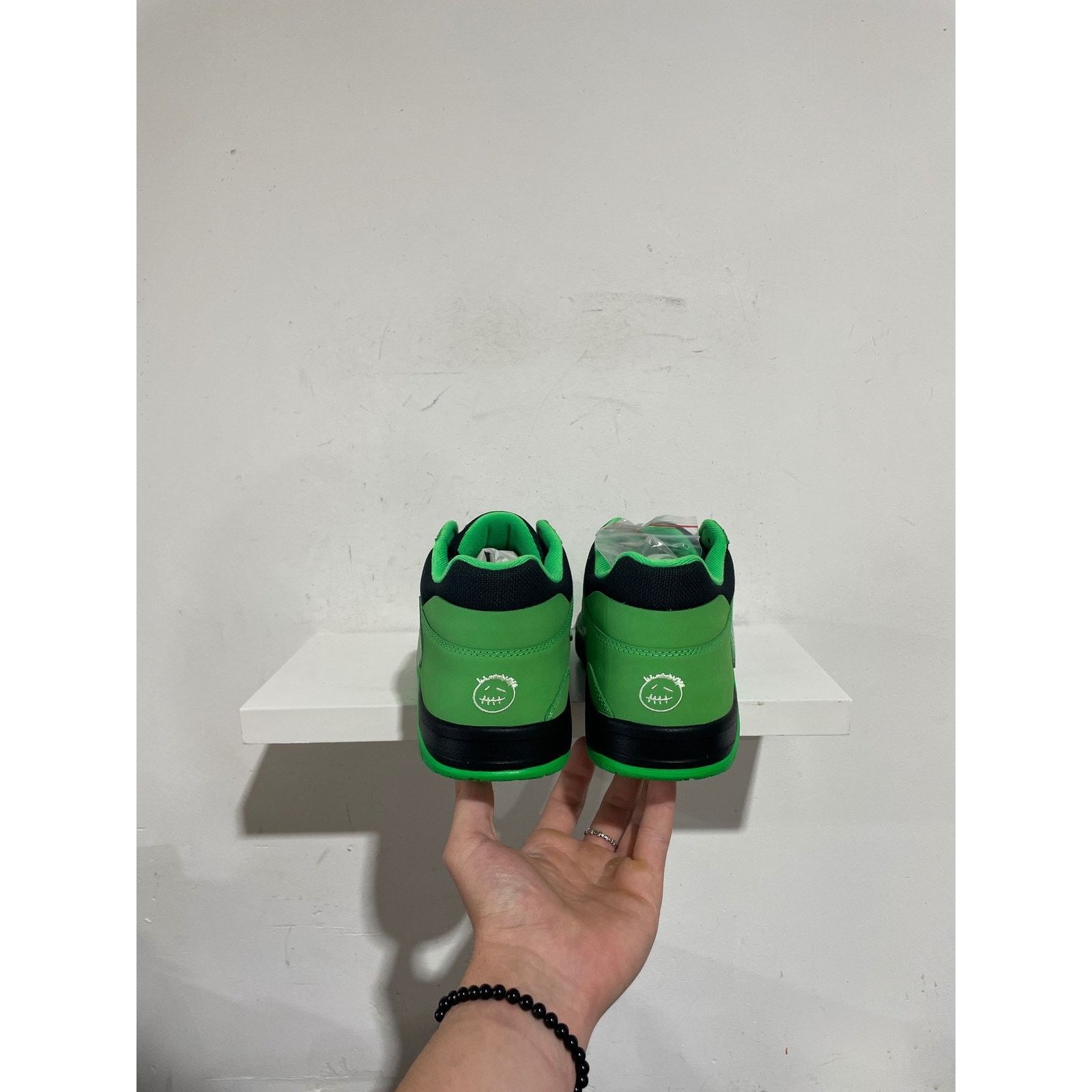 Nike JORDAN CJ1 T-REXX 'TRAVIS SCOTT GREEN SPARK' SIZE 10.5 Size US 10.5 / EU 43-44 - 4 Thumbnail