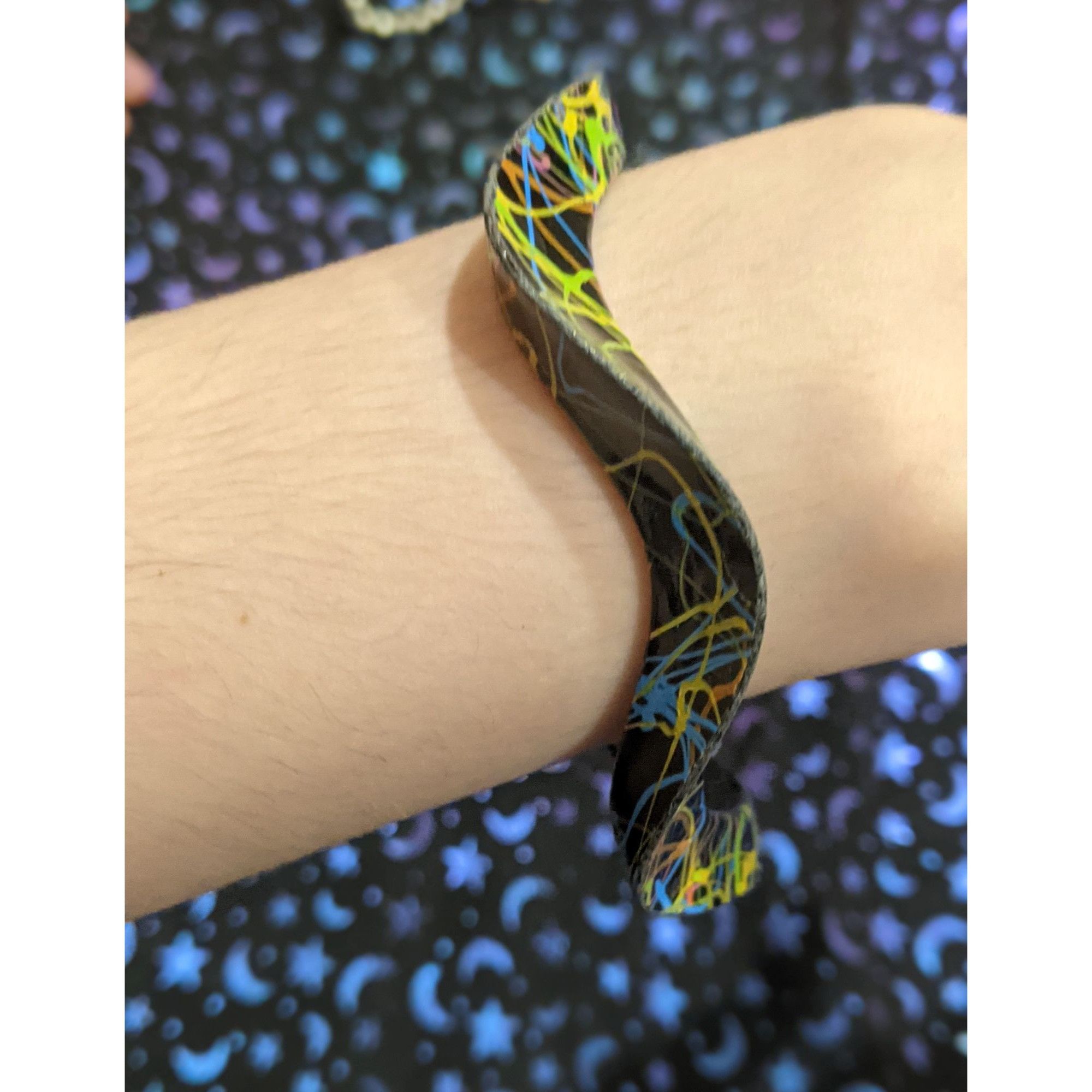 Other Black Retro Wiggle Bracelet With Rainbow Squiggles Size ONE SIZE - 2 Thumbnail