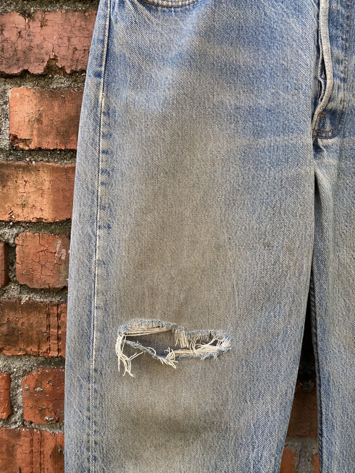 Levi's × Levi's Vintage Clothing × Vintage W32x32 vintage 90s levi's 501 distressed made in USA Size US 32 / EU 48 - 5 Thumbnail